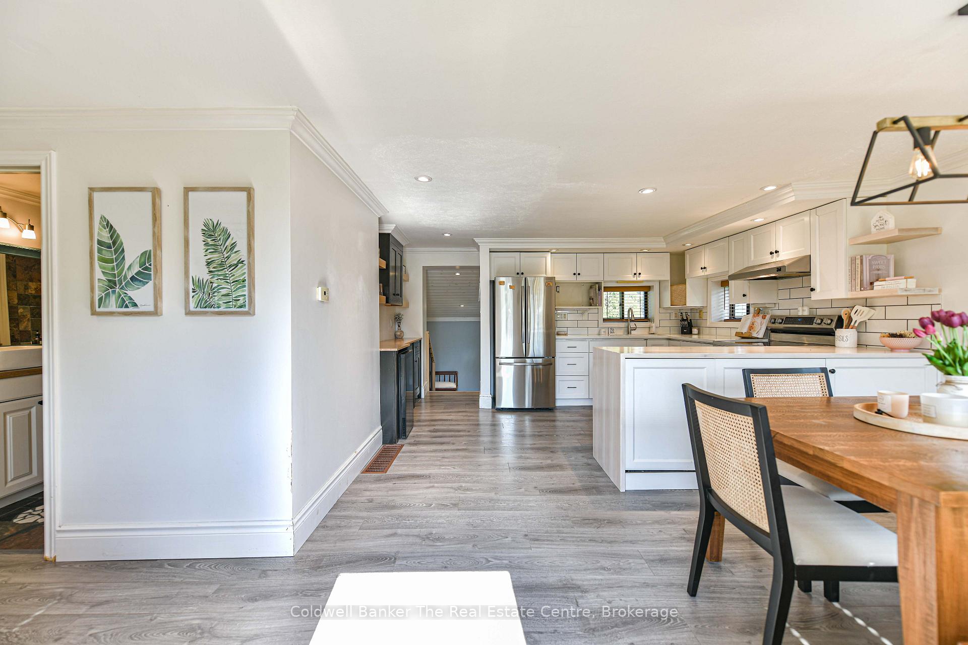 Photo 13 of 810 John Street N, Gravenhurst, Muskoka (S) — HOMEH