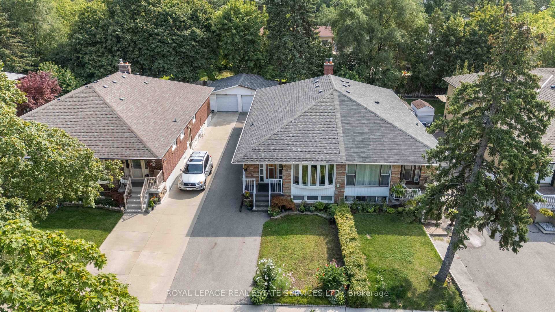 Photo 1 of 102 Wareside Road, Etobicoke, Etobicoke West Mall — HOMEH