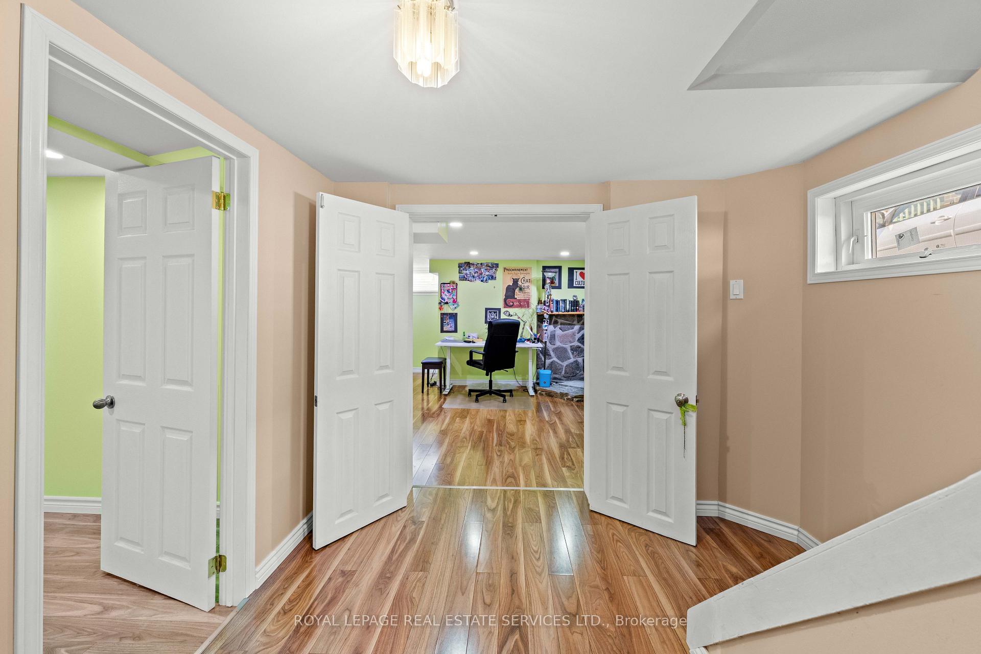 Photo 28 of 102 Wareside Road, Etobicoke, Etobicoke West Mall — HOMEH