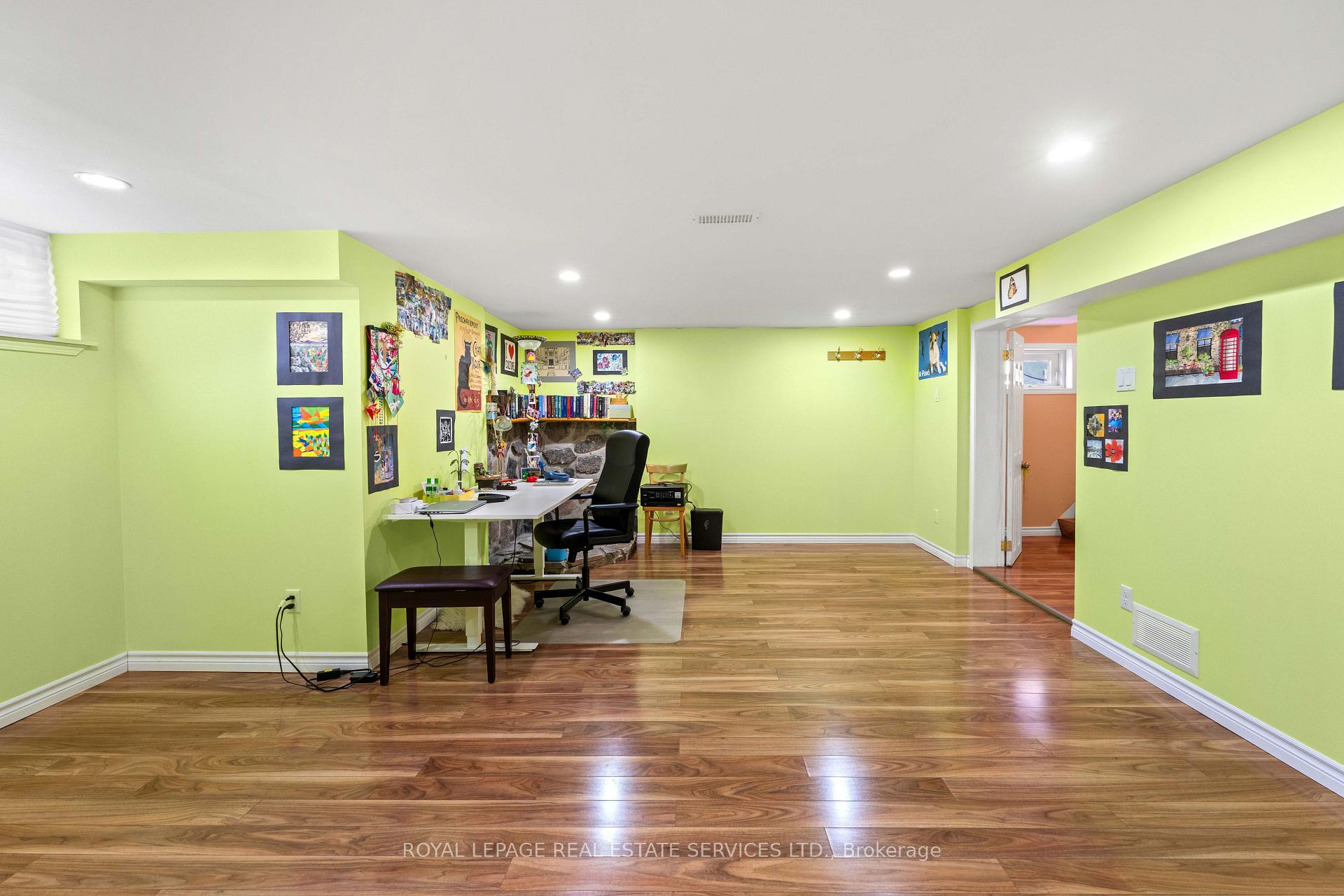 Photo 31 of 102 Wareside Road, Etobicoke, Etobicoke West Mall — HOMEH
