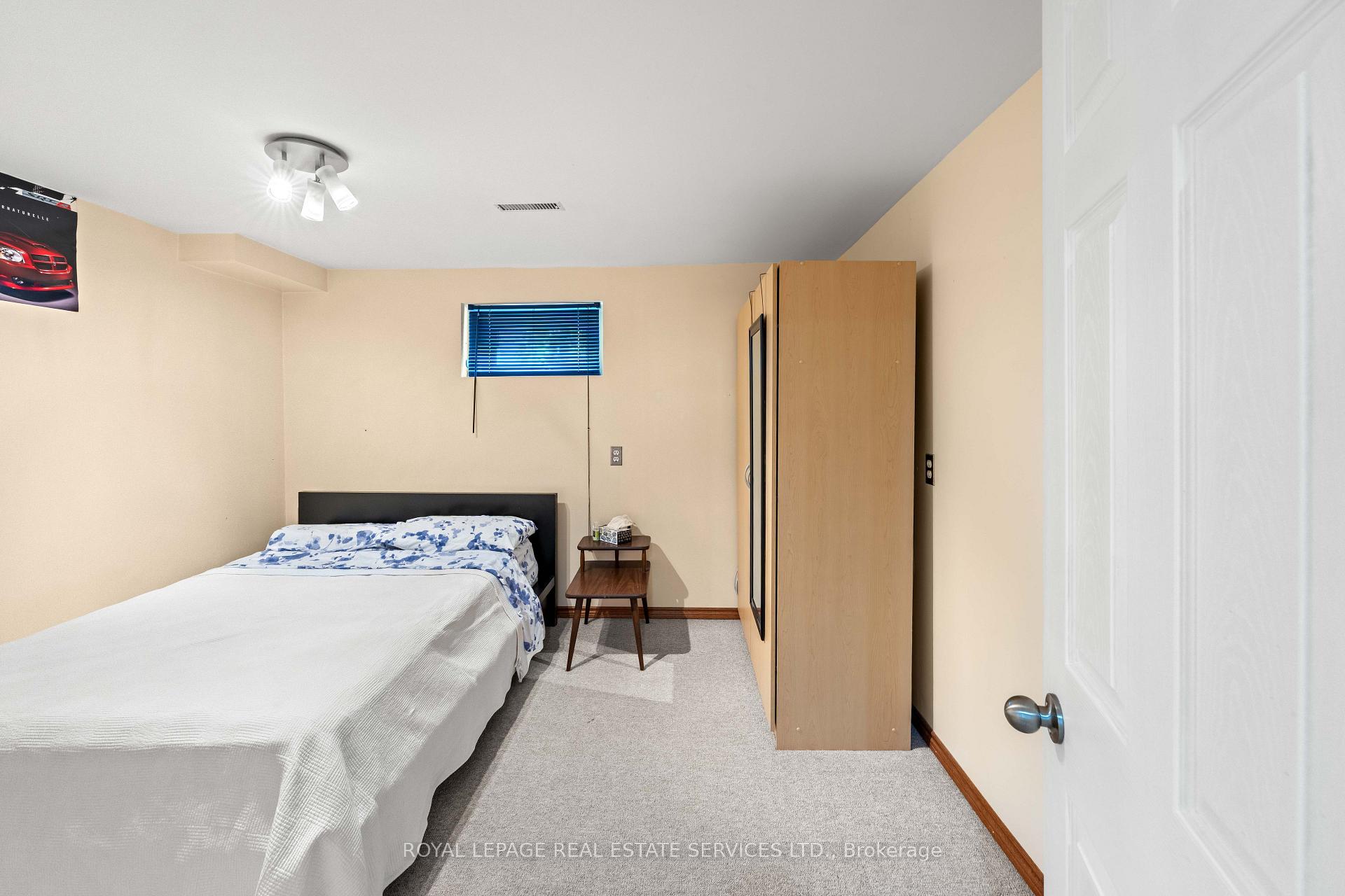 Photo 37 of 102 Wareside Road, Etobicoke, Etobicoke West Mall — HOMEH