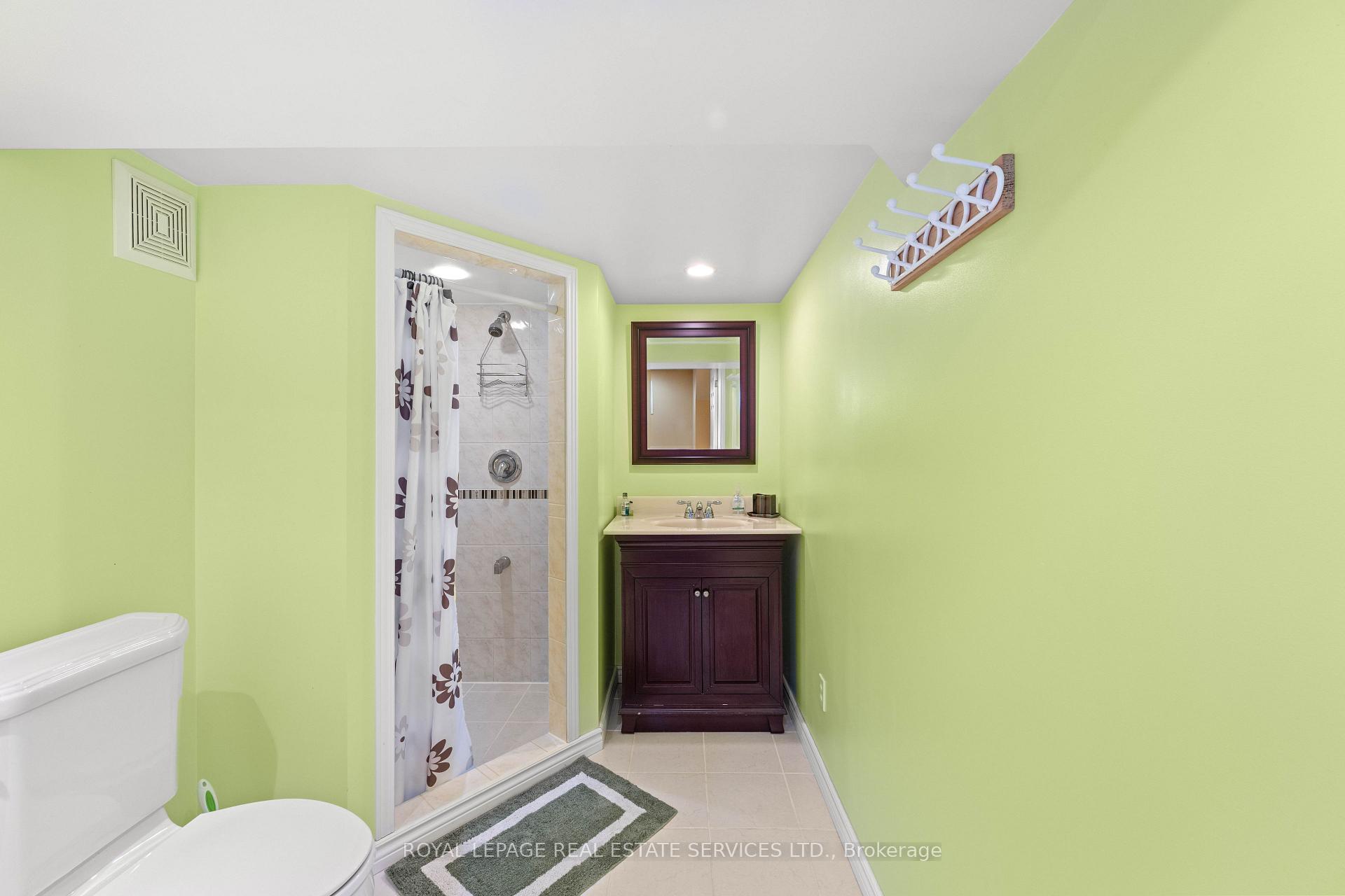 Photo 41 of 102 Wareside Road, Etobicoke, Etobicoke West Mall — HOMEH