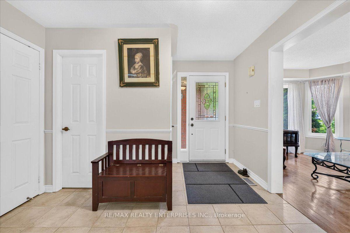 Photo 4 of 844 Hollander Road, Newmarket, Gorham-College Manor — HOMEH