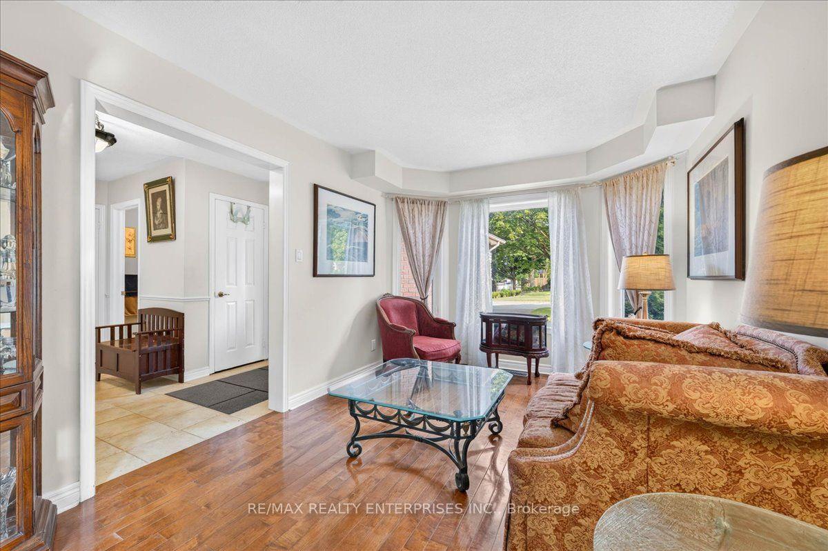 Photo 7 of 844 Hollander Road, Newmarket, Gorham-College Manor — HOMEH