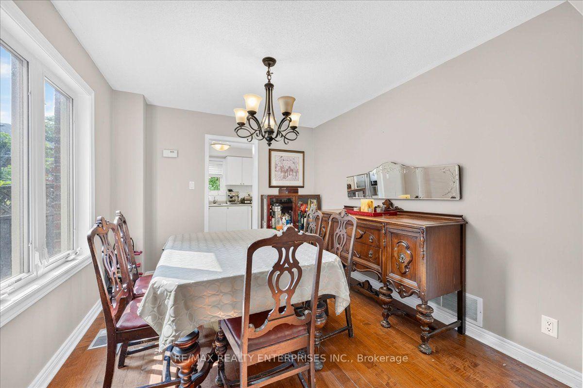 Photo 8 of 844 Hollander Road, Newmarket, Gorham-College Manor — HOMEH