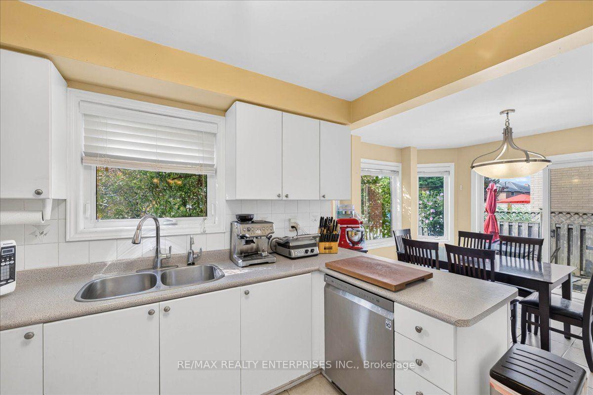 Photo 13 of 844 Hollander Road, Newmarket, Gorham-College Manor — HOMEH