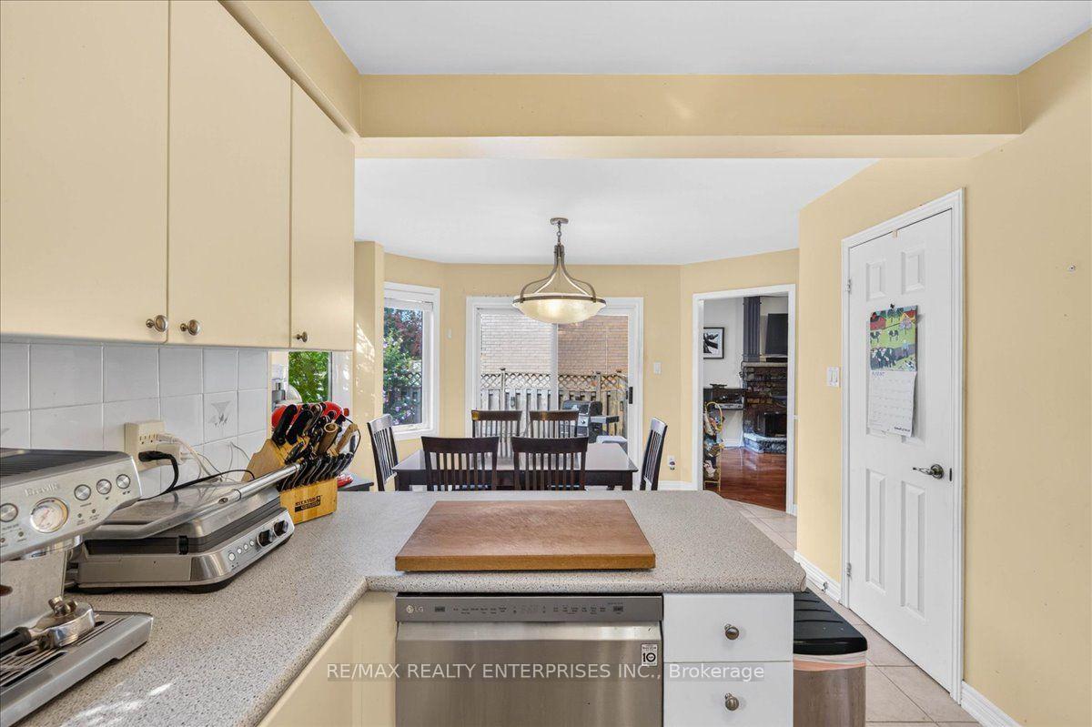 Photo 14 of 844 Hollander Road, Newmarket, Gorham-College Manor — HOMEH