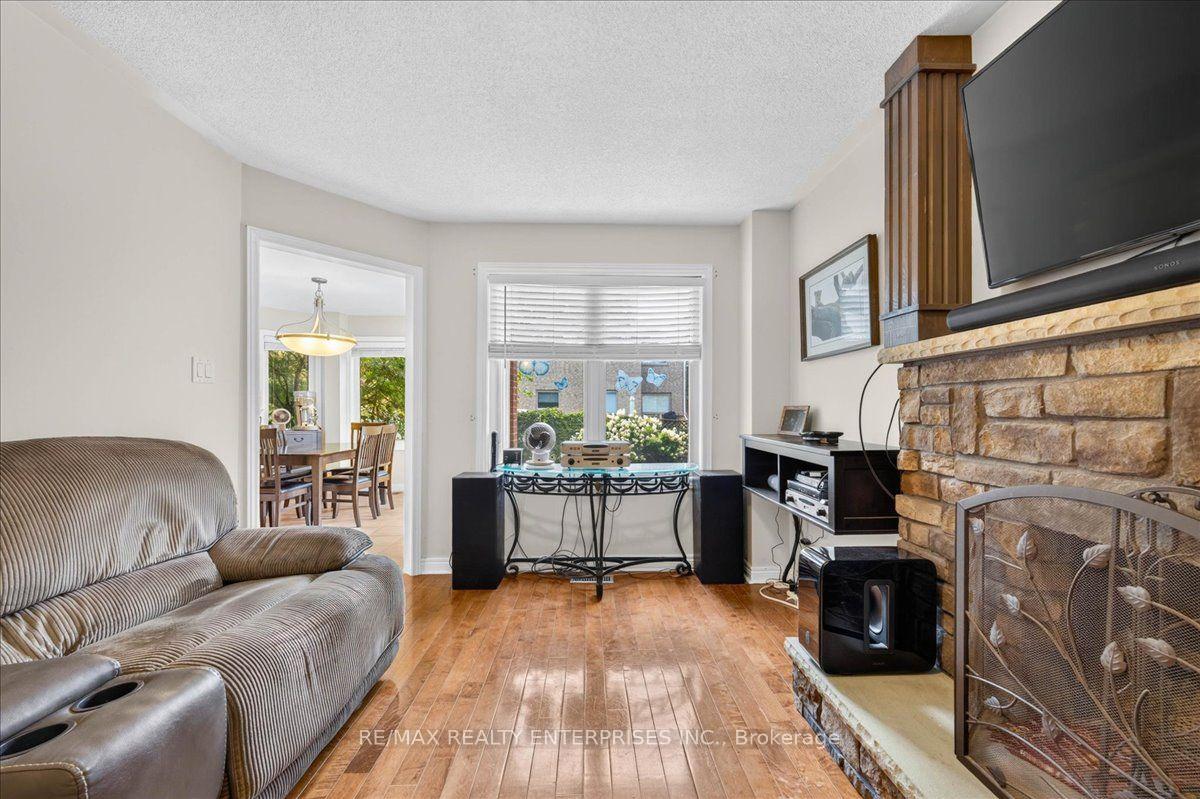 Photo 19 of 844 Hollander Road, Newmarket, Gorham-College Manor — HOMEH