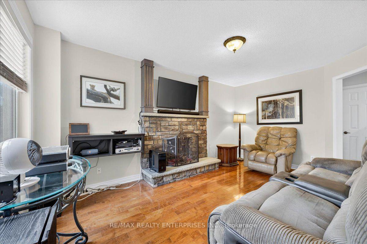 Photo 20 of 844 Hollander Road, Newmarket, Gorham-College Manor — HOMEH