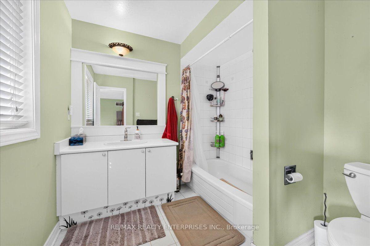 Photo 27 of 844 Hollander Road, Newmarket, Gorham-College Manor — HOMEH