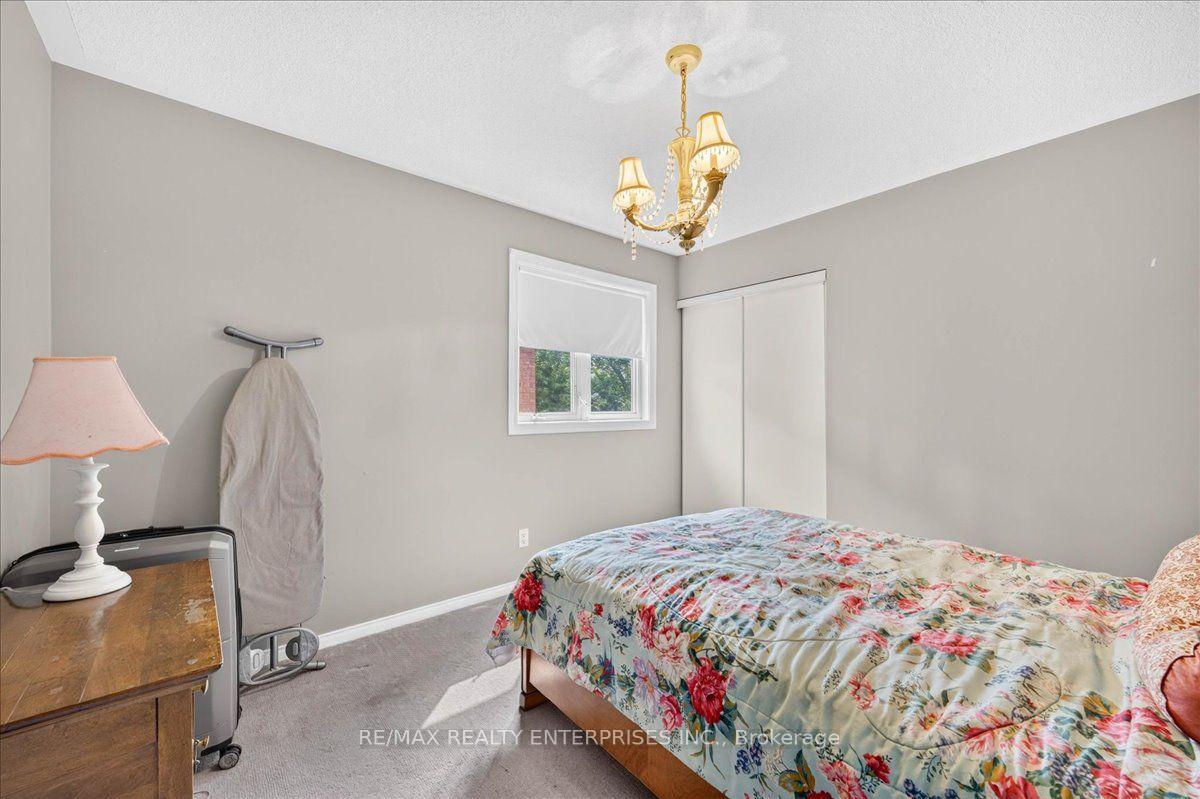 Photo 31 of 844 Hollander Road, Newmarket, Gorham-College Manor — HOMEH