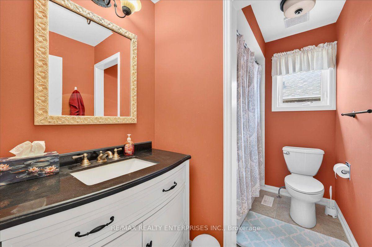 Photo 32 of 844 Hollander Road, Newmarket, Gorham-College Manor — HOMEH
