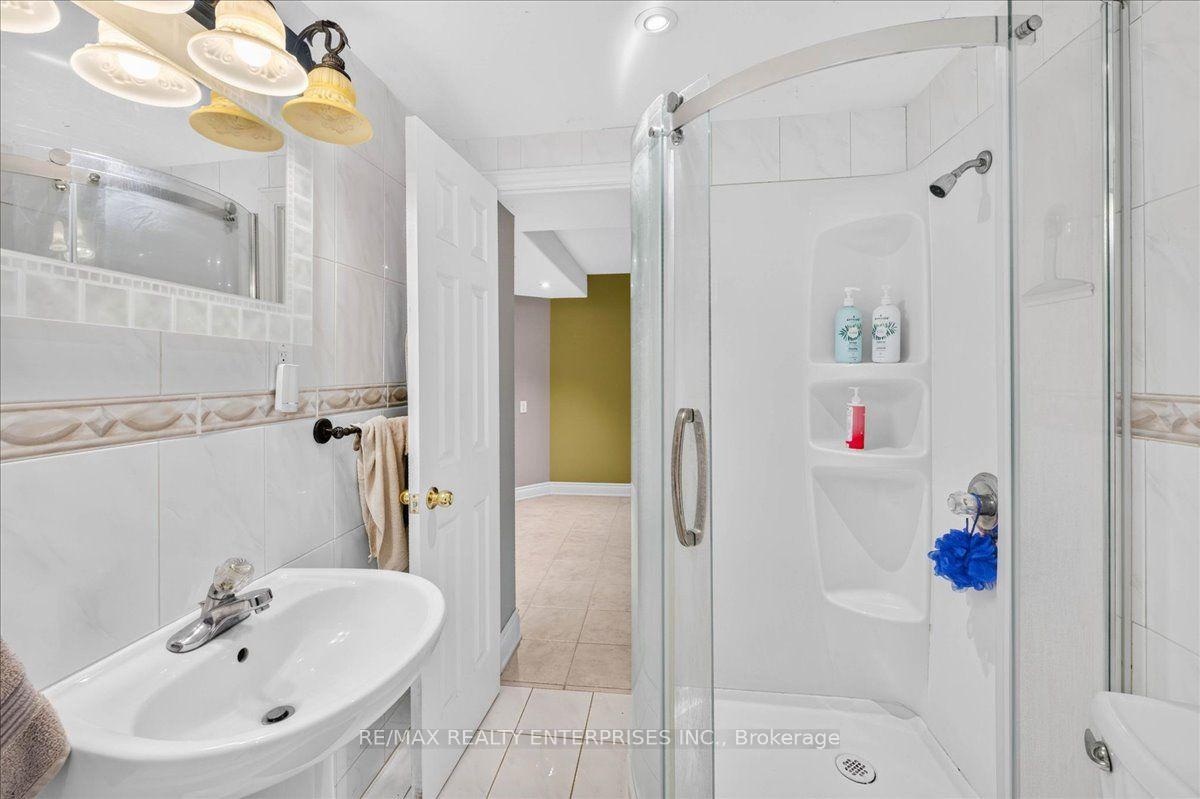 Photo 40 of 844 Hollander Road, Newmarket, Gorham-College Manor — HOMEH