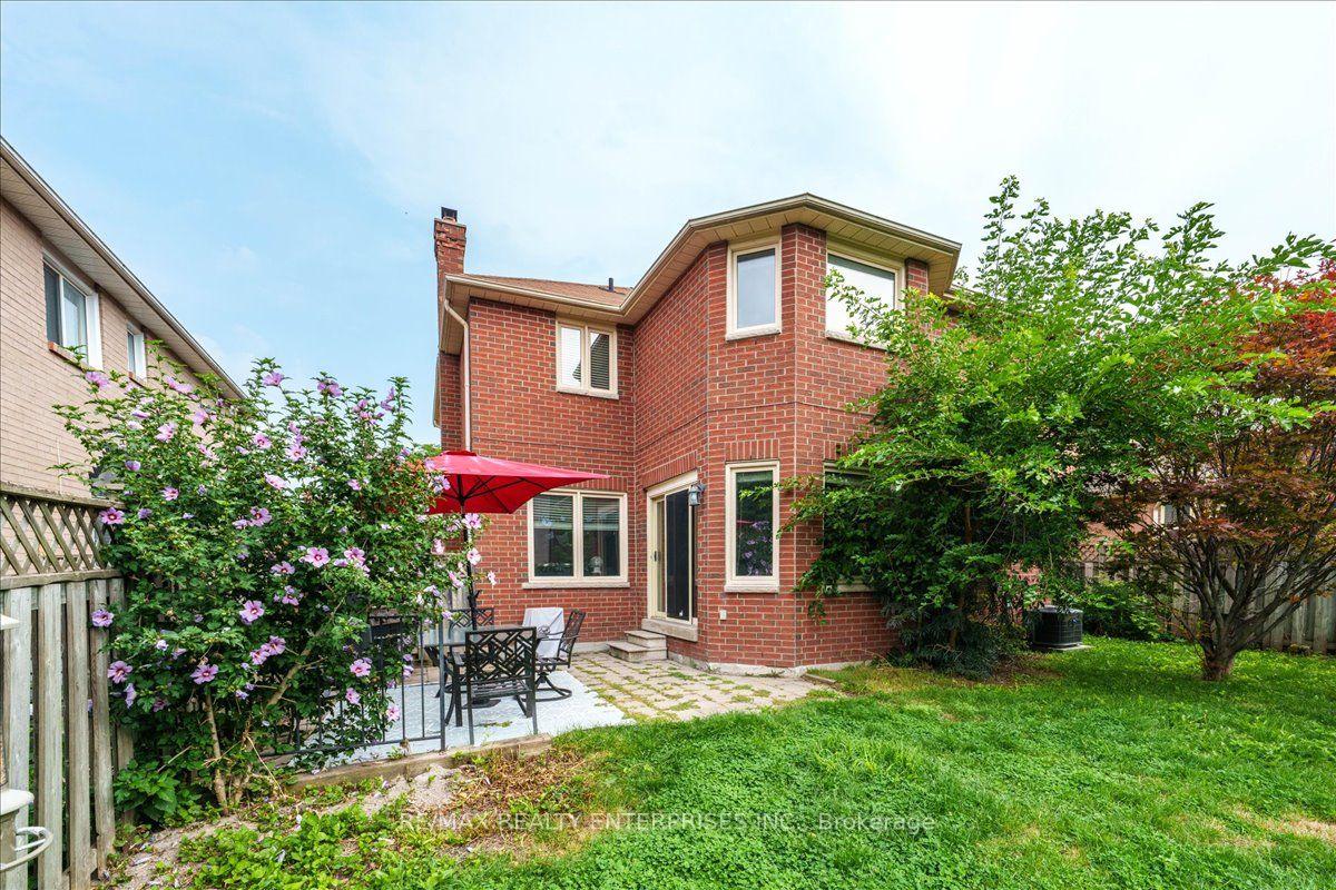 Photo 45 of 844 Hollander Road, Newmarket, Gorham-College Manor — HOMEH