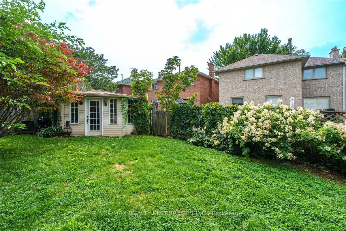 Photo 46 of 844 Hollander Road, Newmarket, Gorham-College Manor — HOMEH