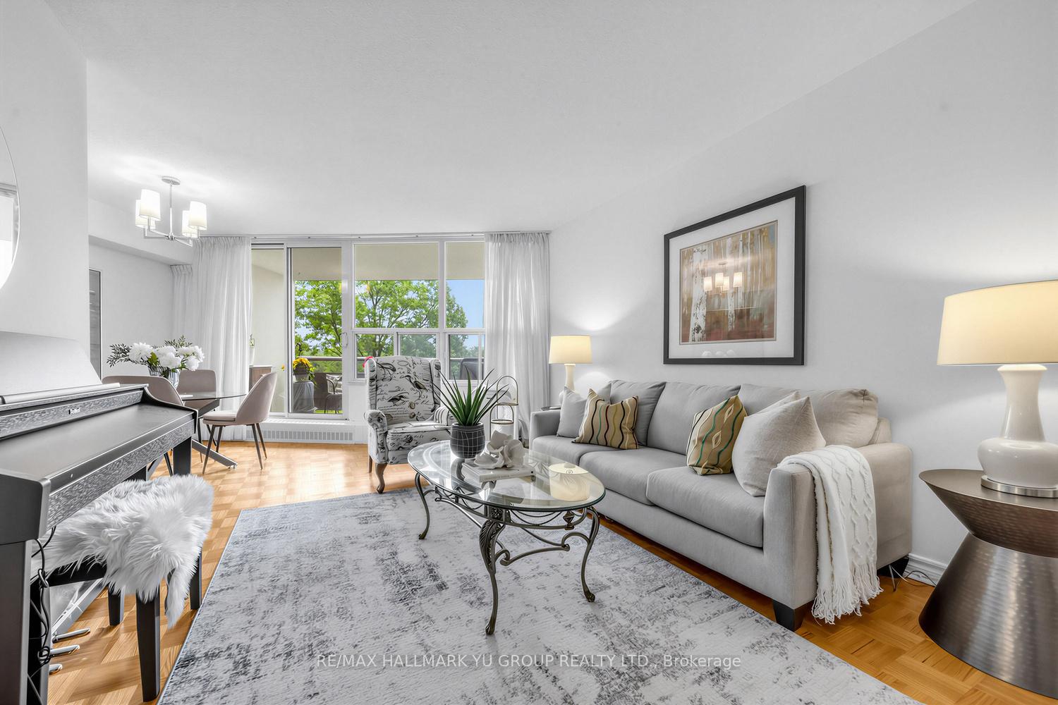 Photo 4 of Unit 401, 15 Vicora Linkway, Toronto, Flemingdon Park — HOMEH