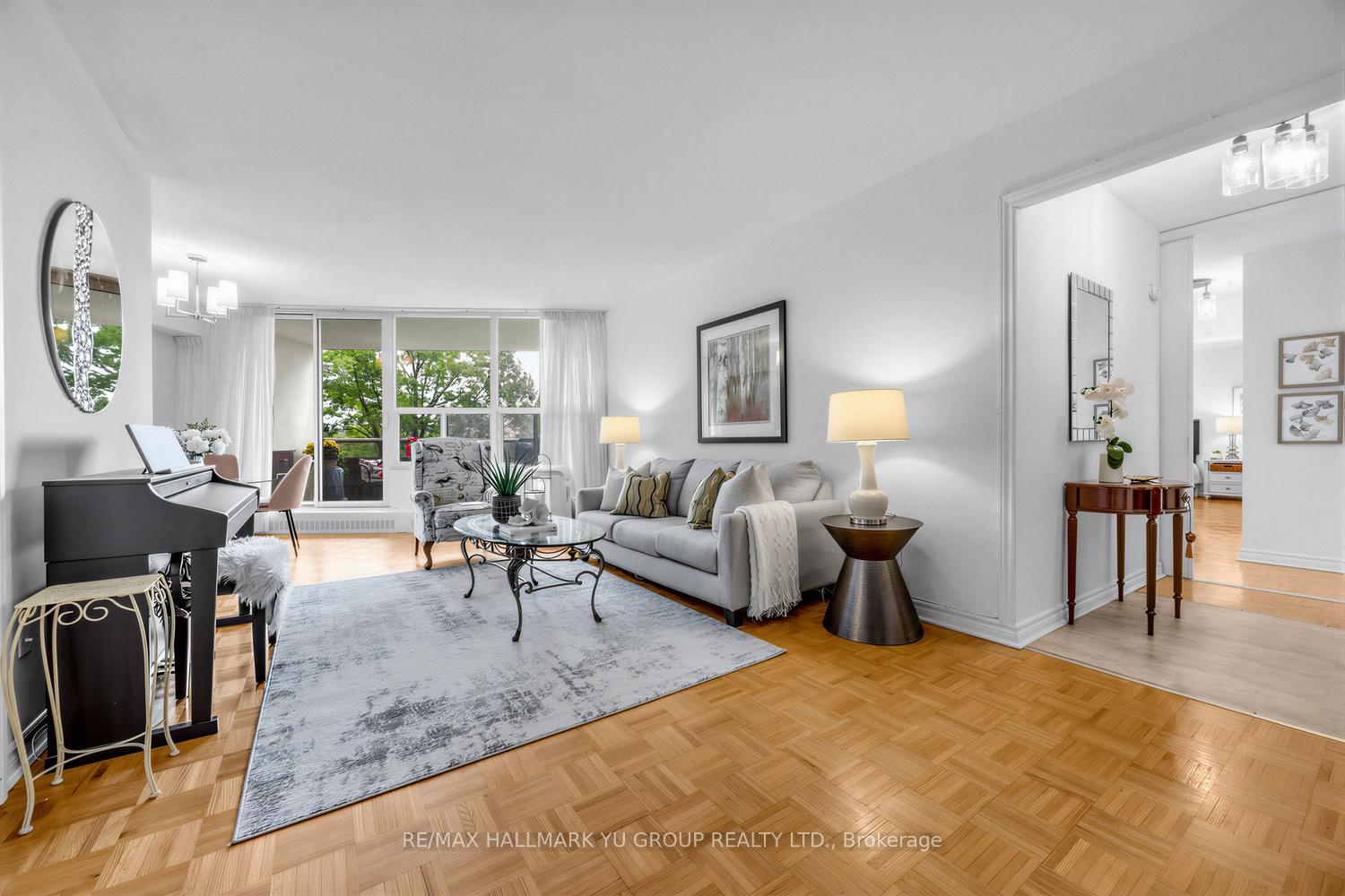 Photo 5 of Unit 401, 15 Vicora Linkway, Toronto, Flemingdon Park — HOMEH
