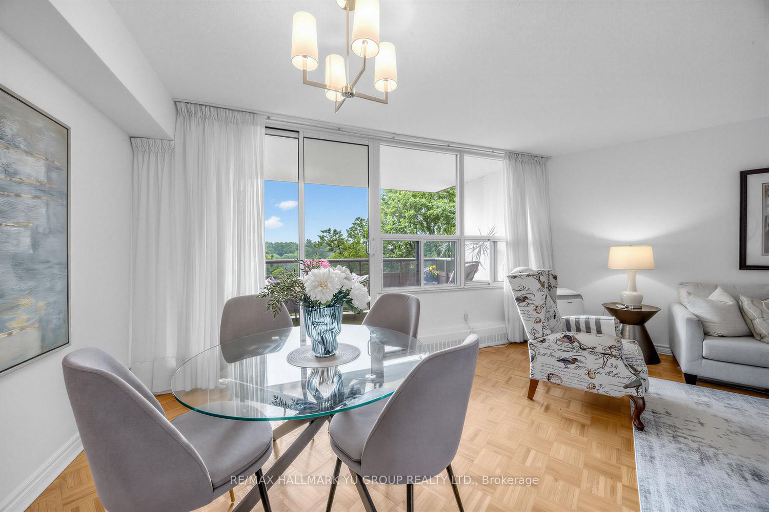 Photo 7 of Unit 401, 15 Vicora Linkway, Toronto, Flemingdon Park — HOMEH