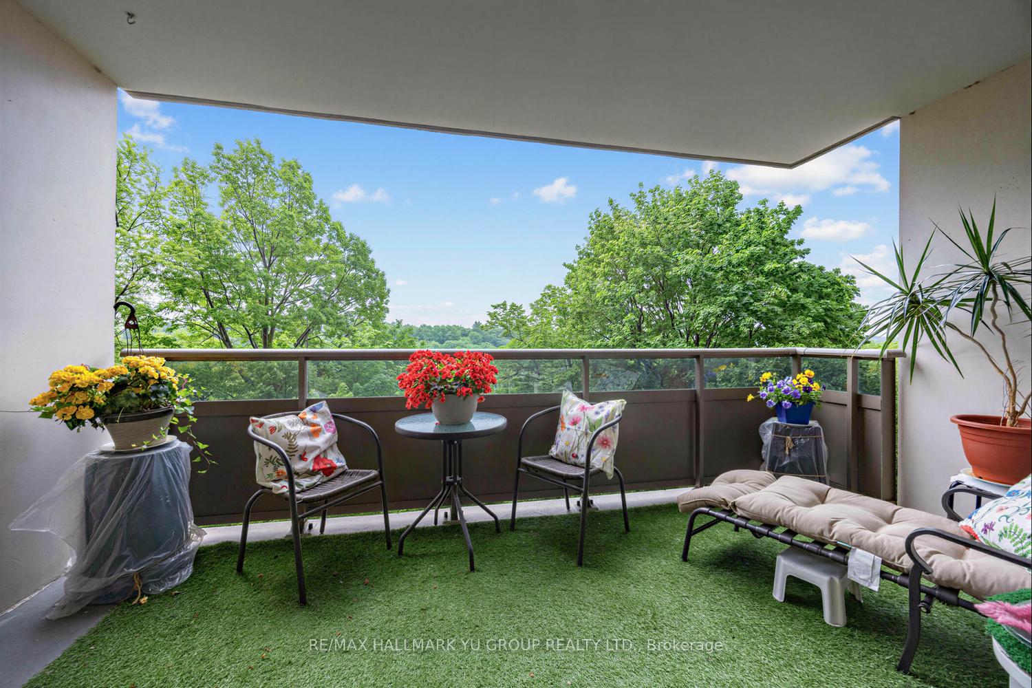 Photo 18 of Unit 401, 15 Vicora Linkway, Toronto, Flemingdon Park — HOMEH