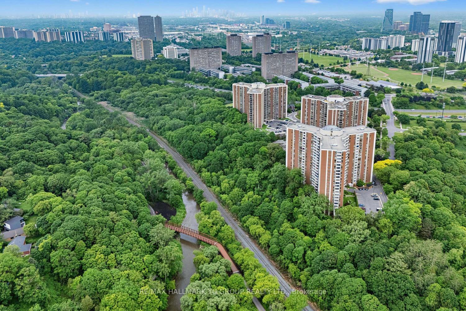 Photo 22 of Unit 401, 15 Vicora Linkway, Toronto, Flemingdon Park — HOMEH