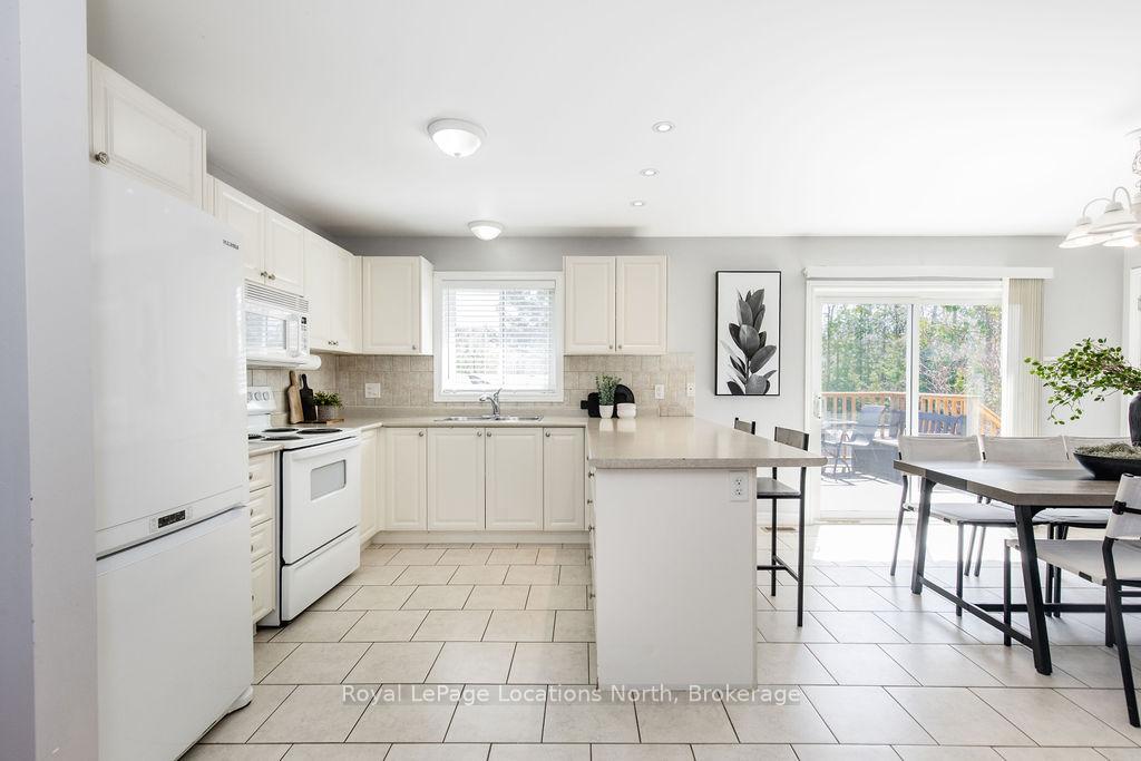 Photo 6 of 45 William Avenue, Wasaga Beach — HOMEH