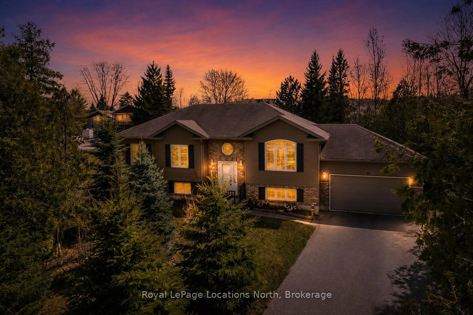 Photo 2 of 45 William Avenue, Wasaga Beach — HOMEH