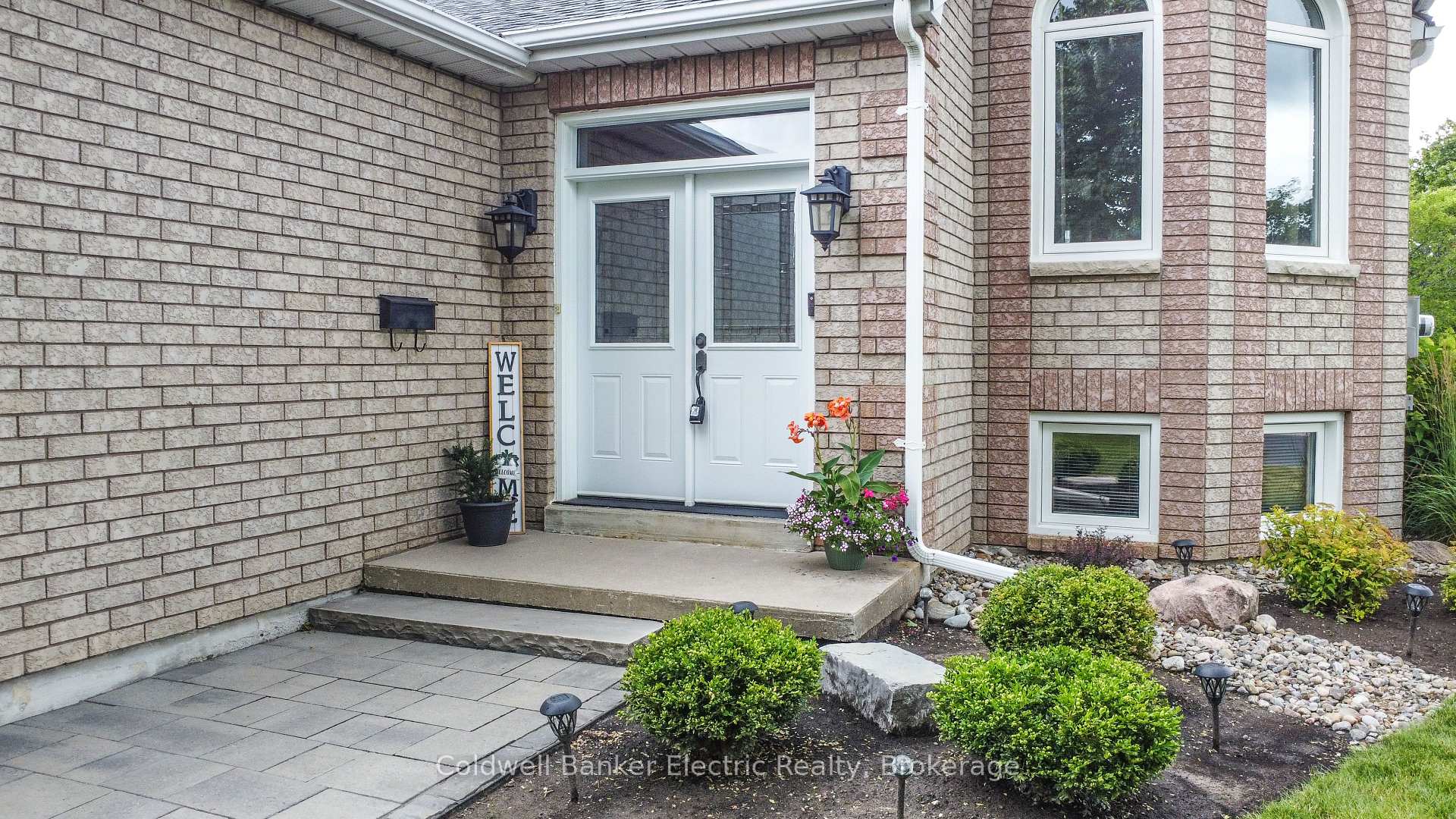 Photo 2 of 1338 Wildlark Drive, Peterborough, Monaghan Ward 2 — HOMEH
