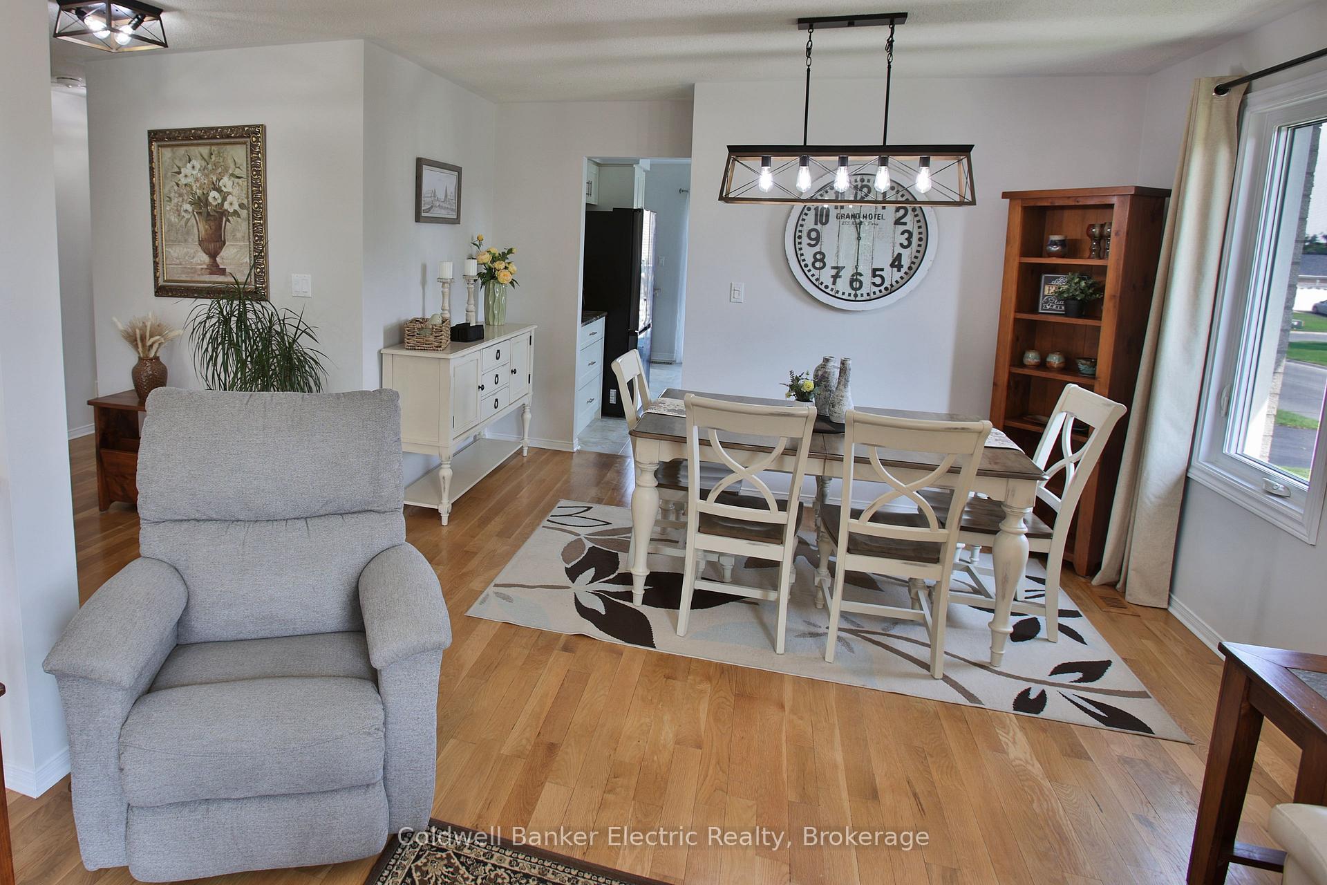 Photo 10 of 1338 Wildlark Drive, Peterborough, Monaghan Ward 2 — HOMEH