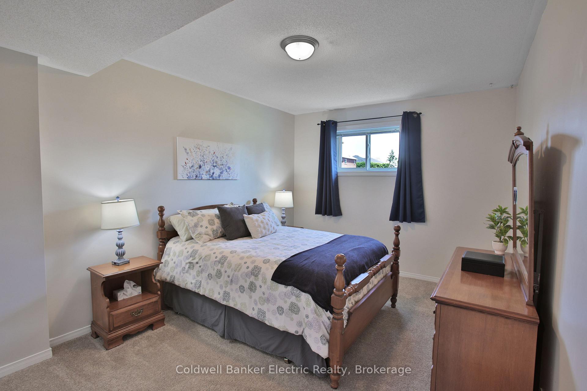 Photo 37 of 1338 Wildlark Drive, Peterborough, Monaghan Ward 2 — HOMEH
