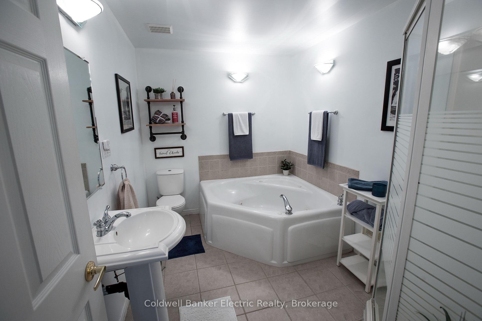 Photo 41 of 1338 Wildlark Drive, Peterborough, Monaghan Ward 2 — HOMEH