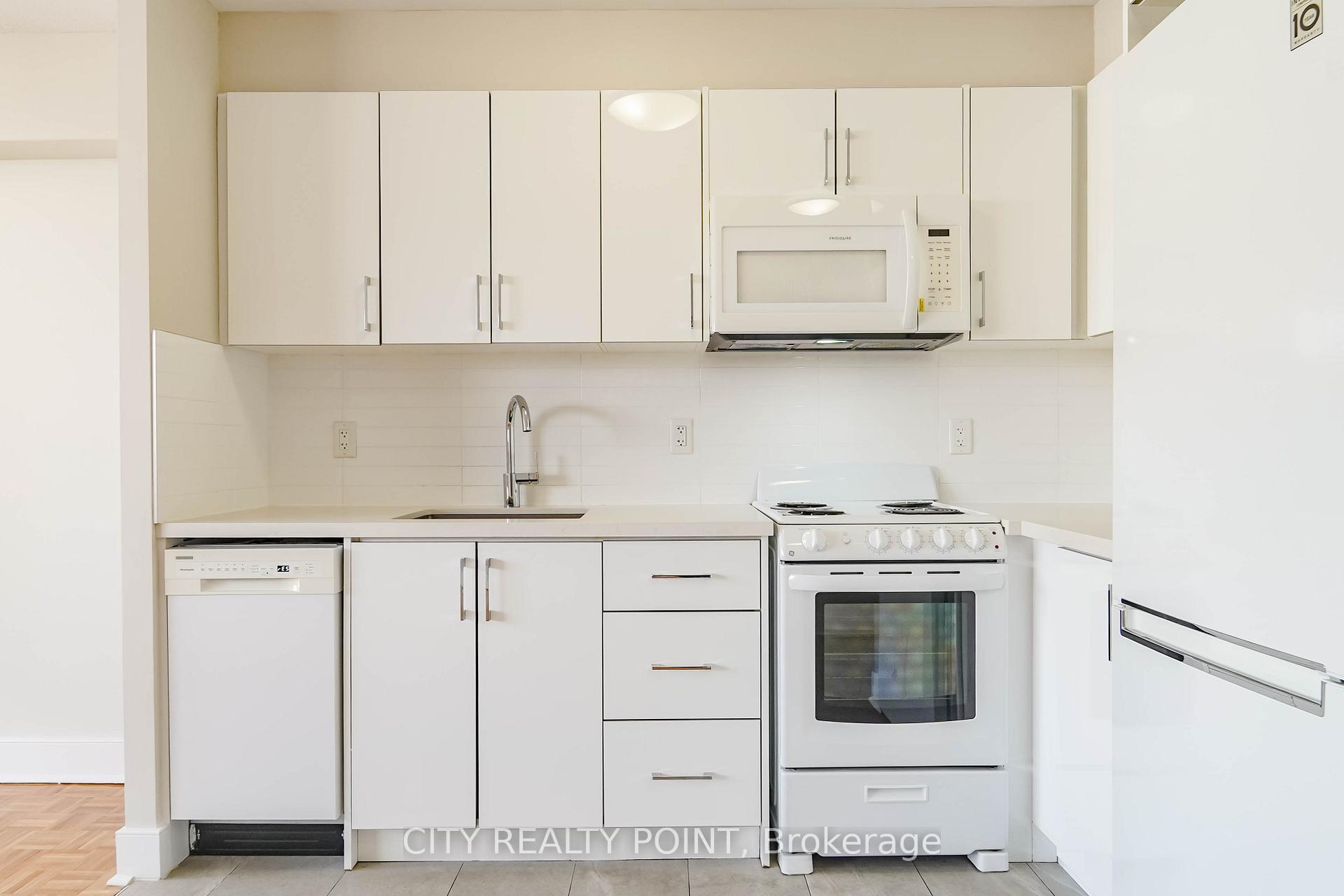 Photo 6 of Unit 304, 1500 Bathurst Street, Toronto, Humewood-Cedarvale — HOMEH