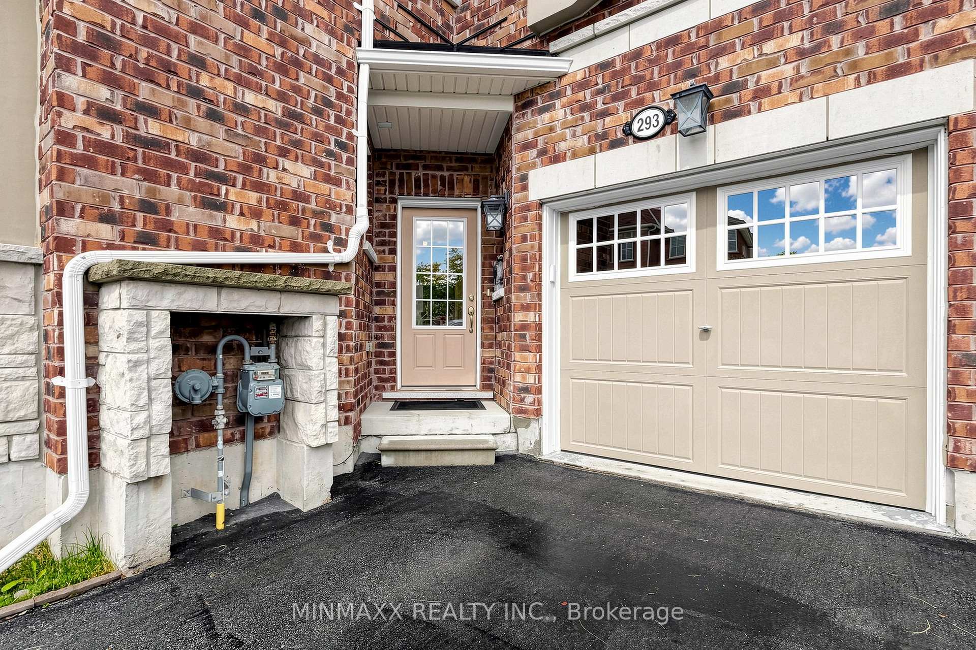 Photo 3 of 293 Reis Place, Milton, Ford — HOMEH