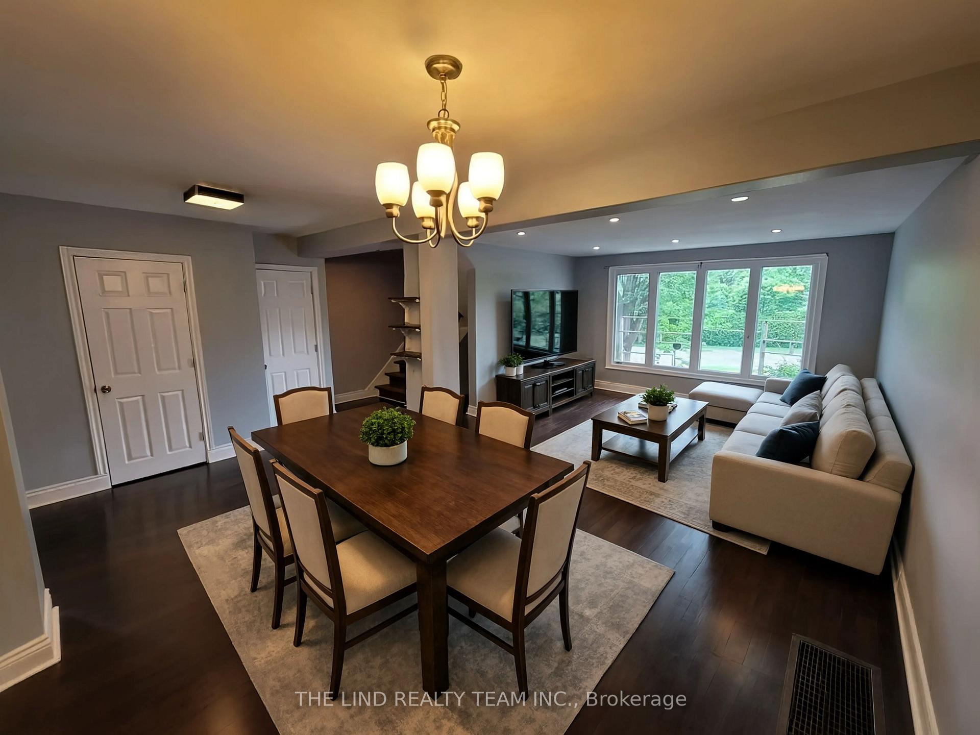 Photo 4 of 95 Overland Drive, North York, Banbury-Don Mills — HOMEH