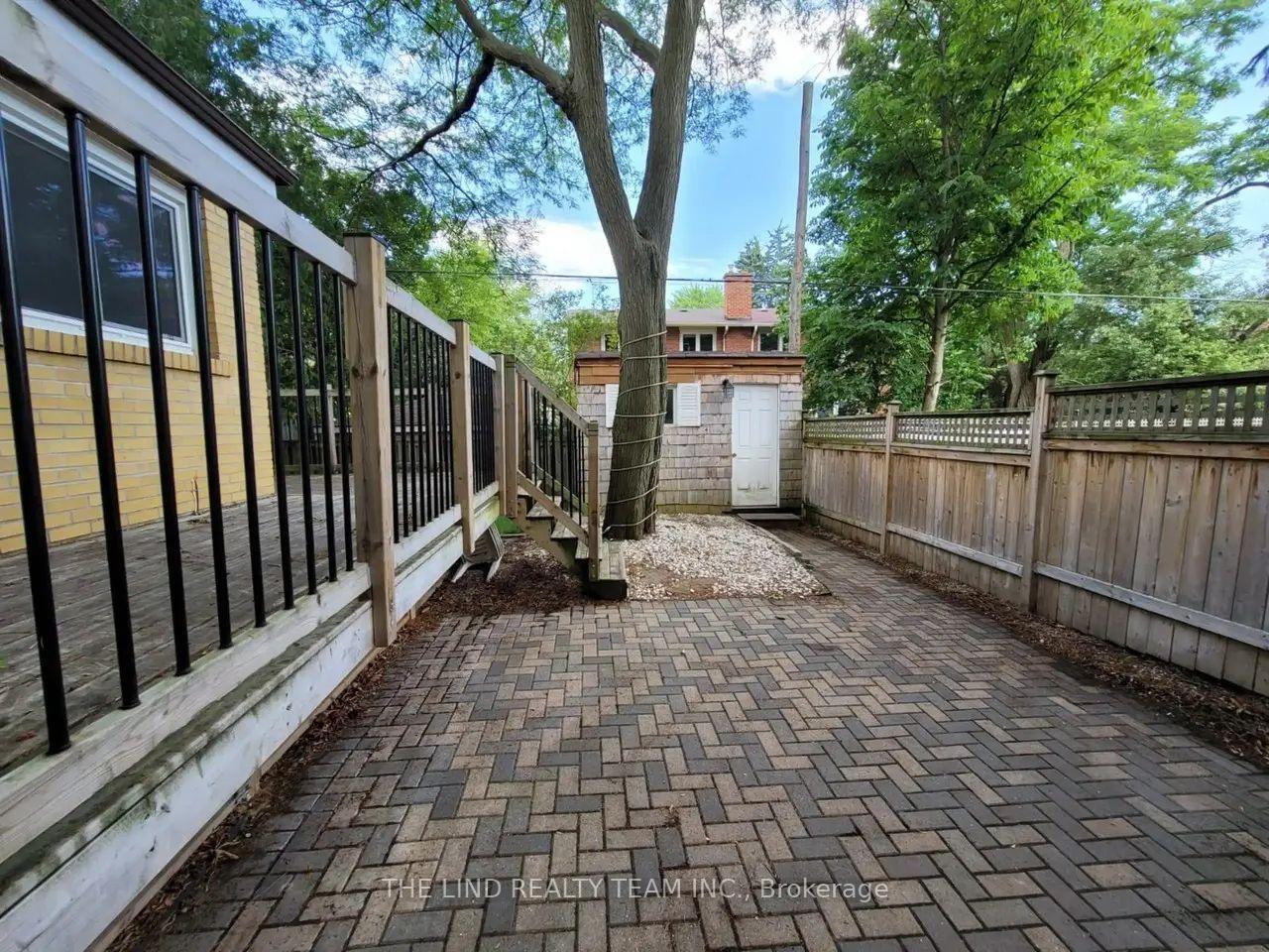Photo 10 of 95 Overland Drive, North York, Banbury-Don Mills — HOMEH