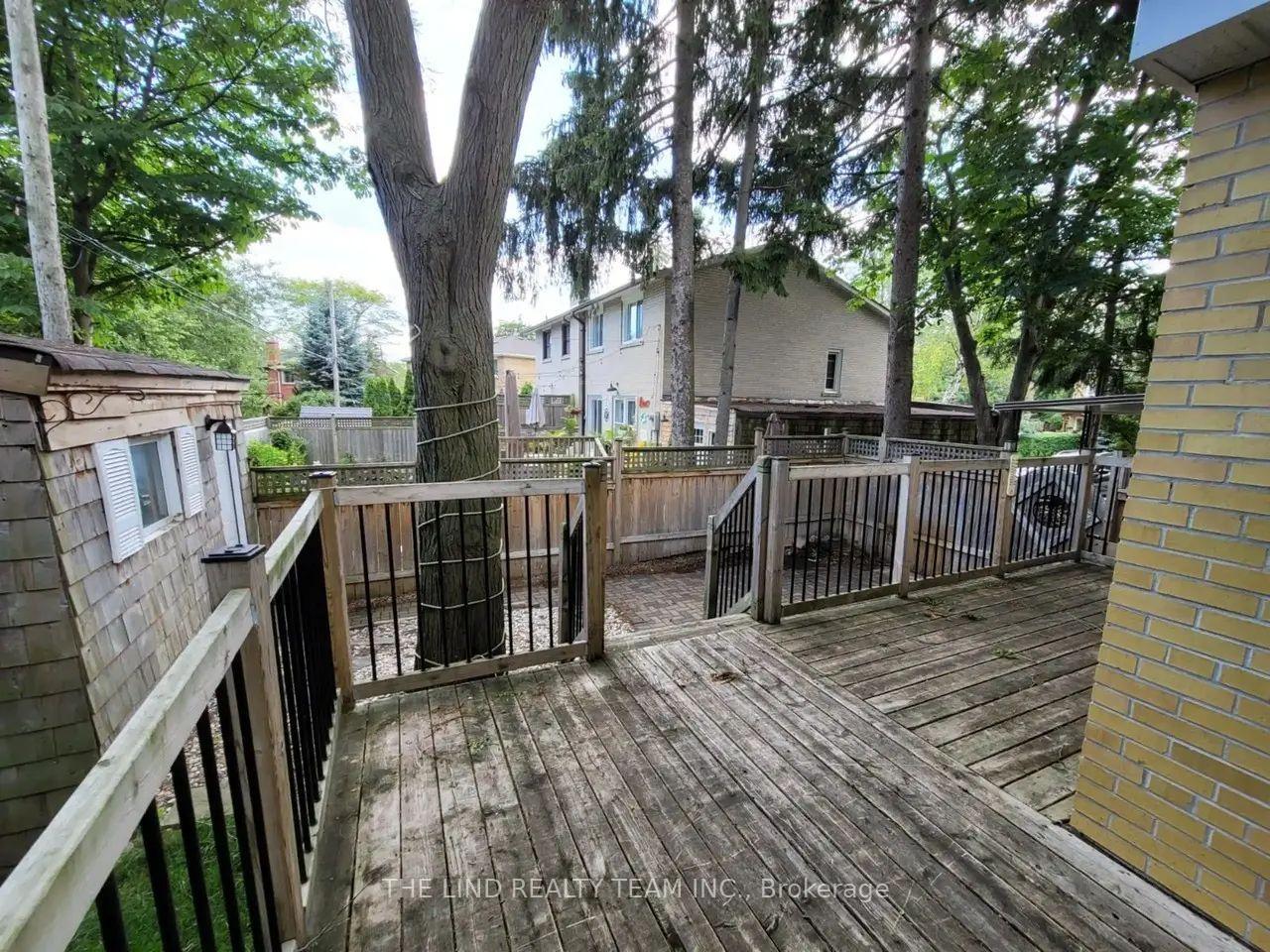 Photo 12 of 95 Overland Drive, North York, Banbury-Don Mills — HOMEH