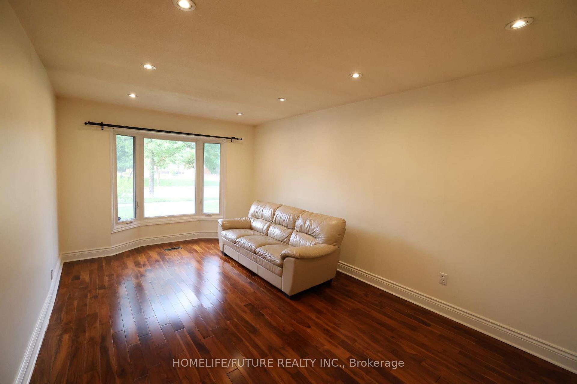 Photo 16 of 6320 Millers Grove, Mississauga, Meadowvale — HOMEH