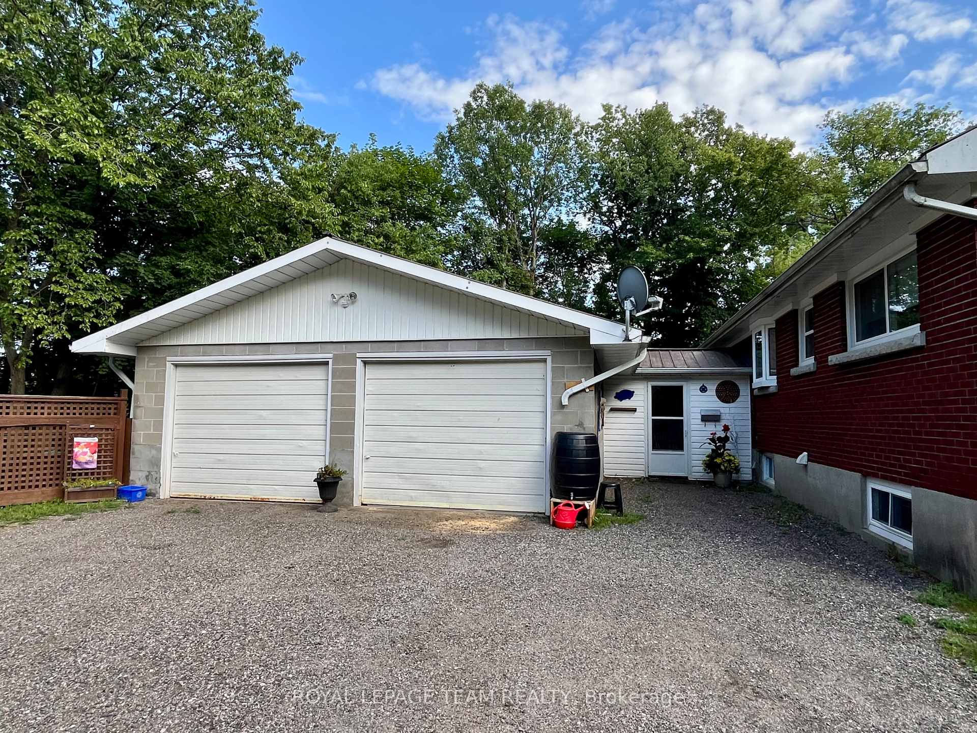 Photo 5 of 177 Arthur Avenue, Renfrew, Renfrew — HOMEH