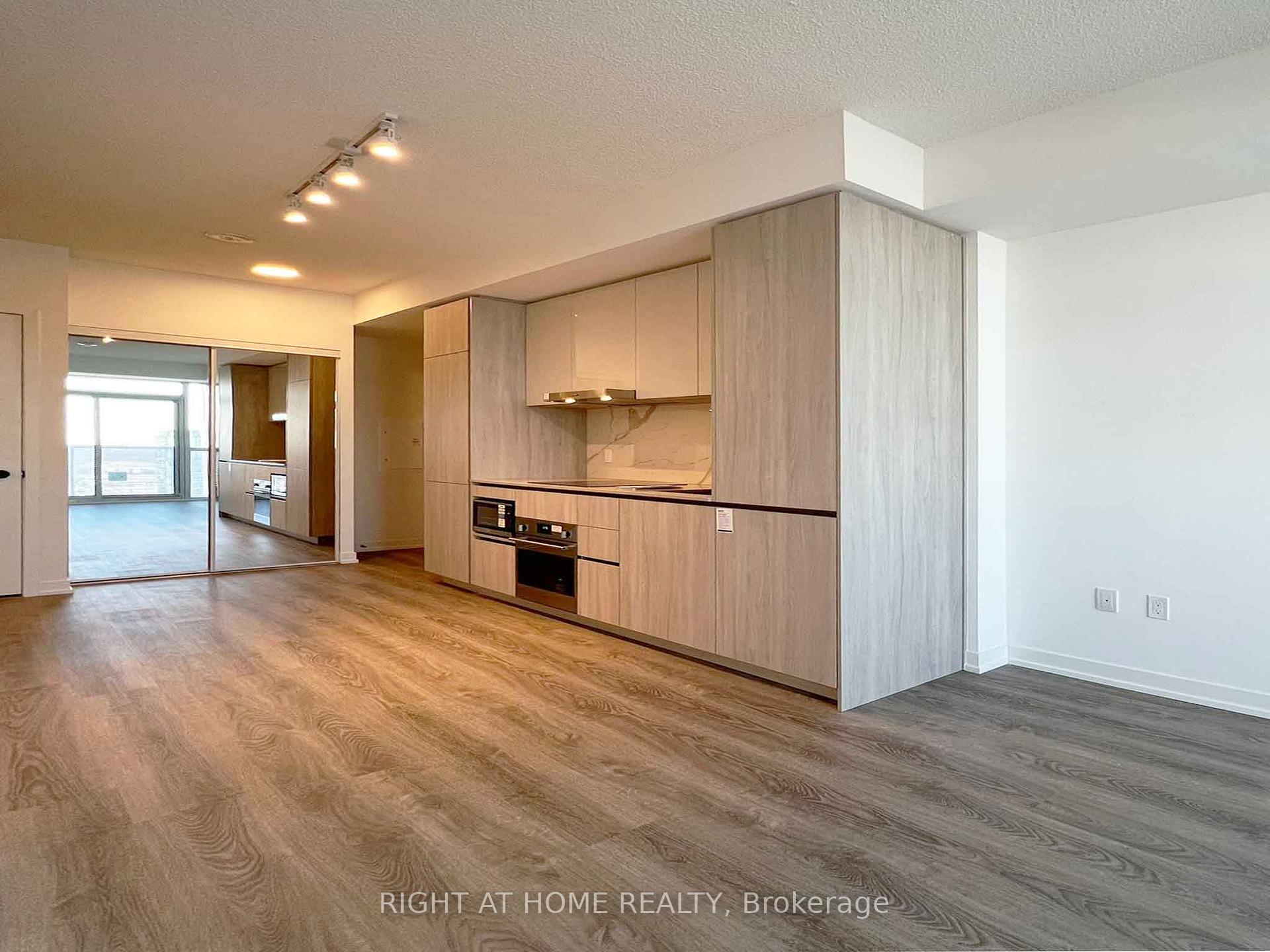 Photo 2 of Unit 3907, 8 Interchange Way, Vaughan, Vaughan Corporate Centre — HOMEH