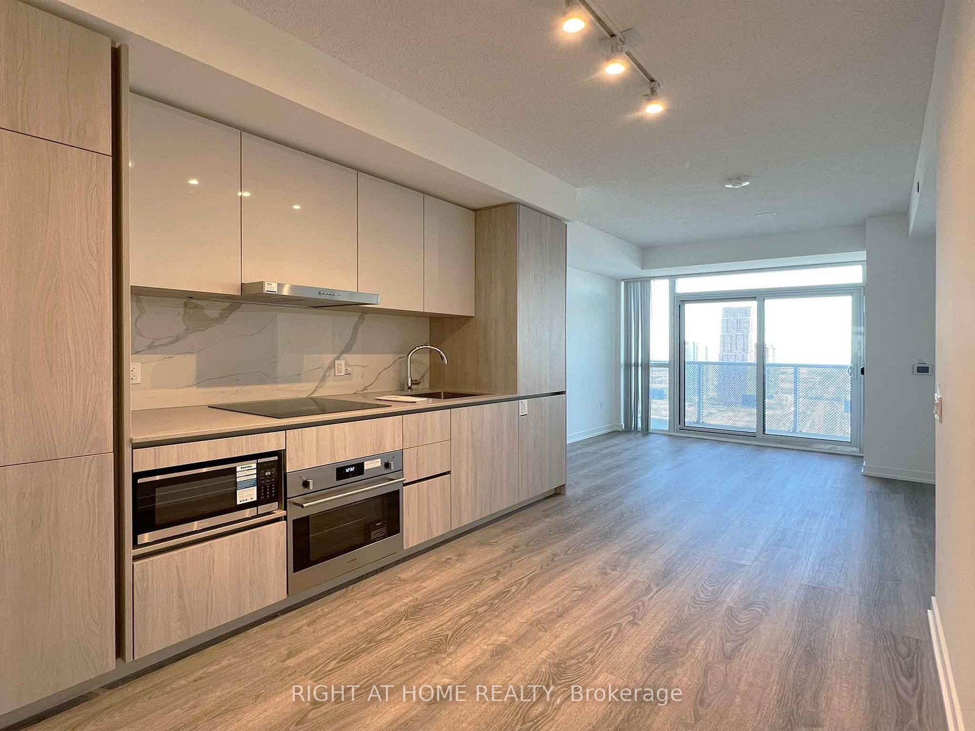 Photo 3 of Unit 3907, 8 Interchange Way, Vaughan, Vaughan Corporate Centre — HOMEH