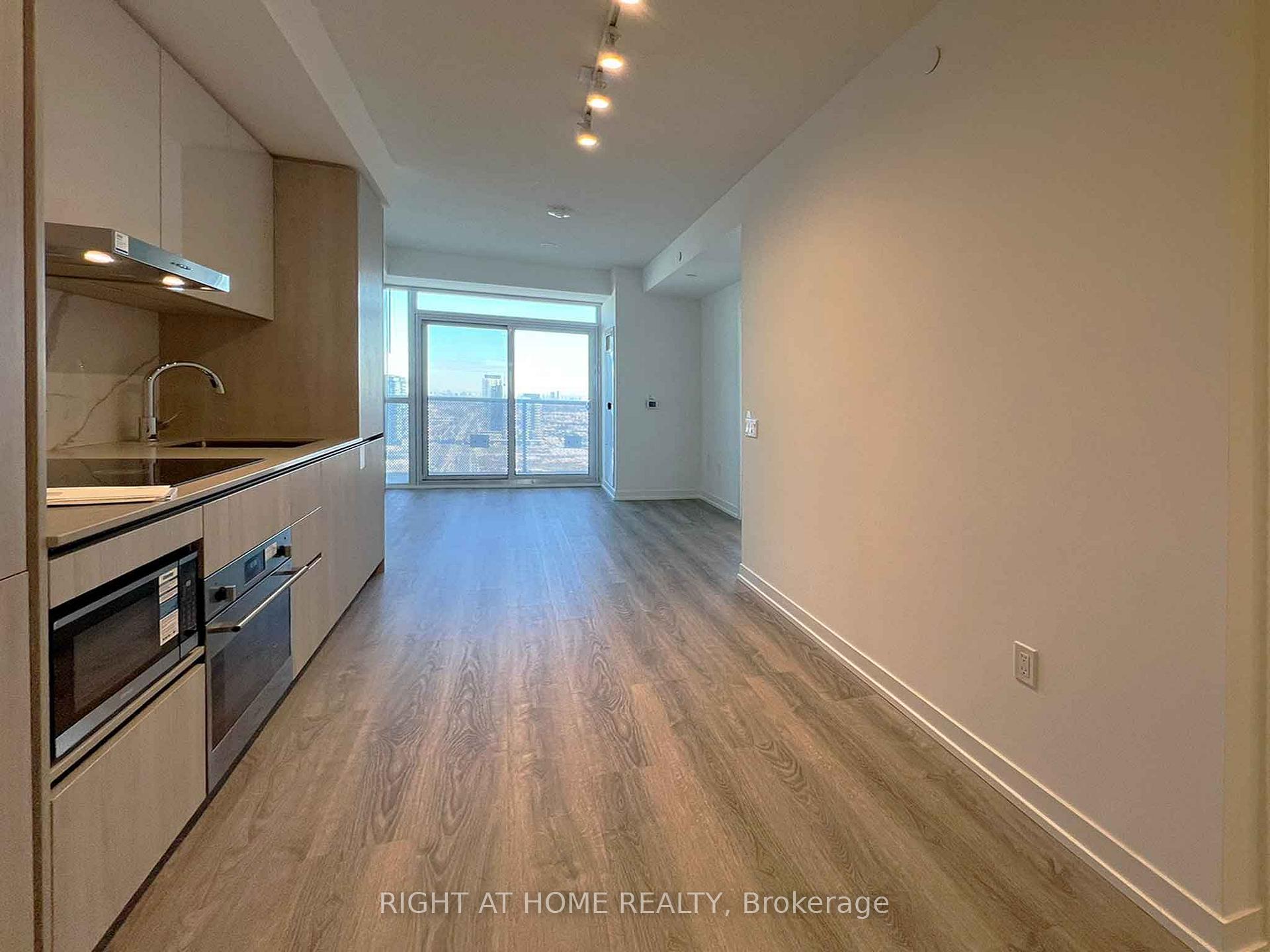 Photo 4 of Unit 3907, 8 Interchange Way, Vaughan, Vaughan Corporate Centre — HOMEH