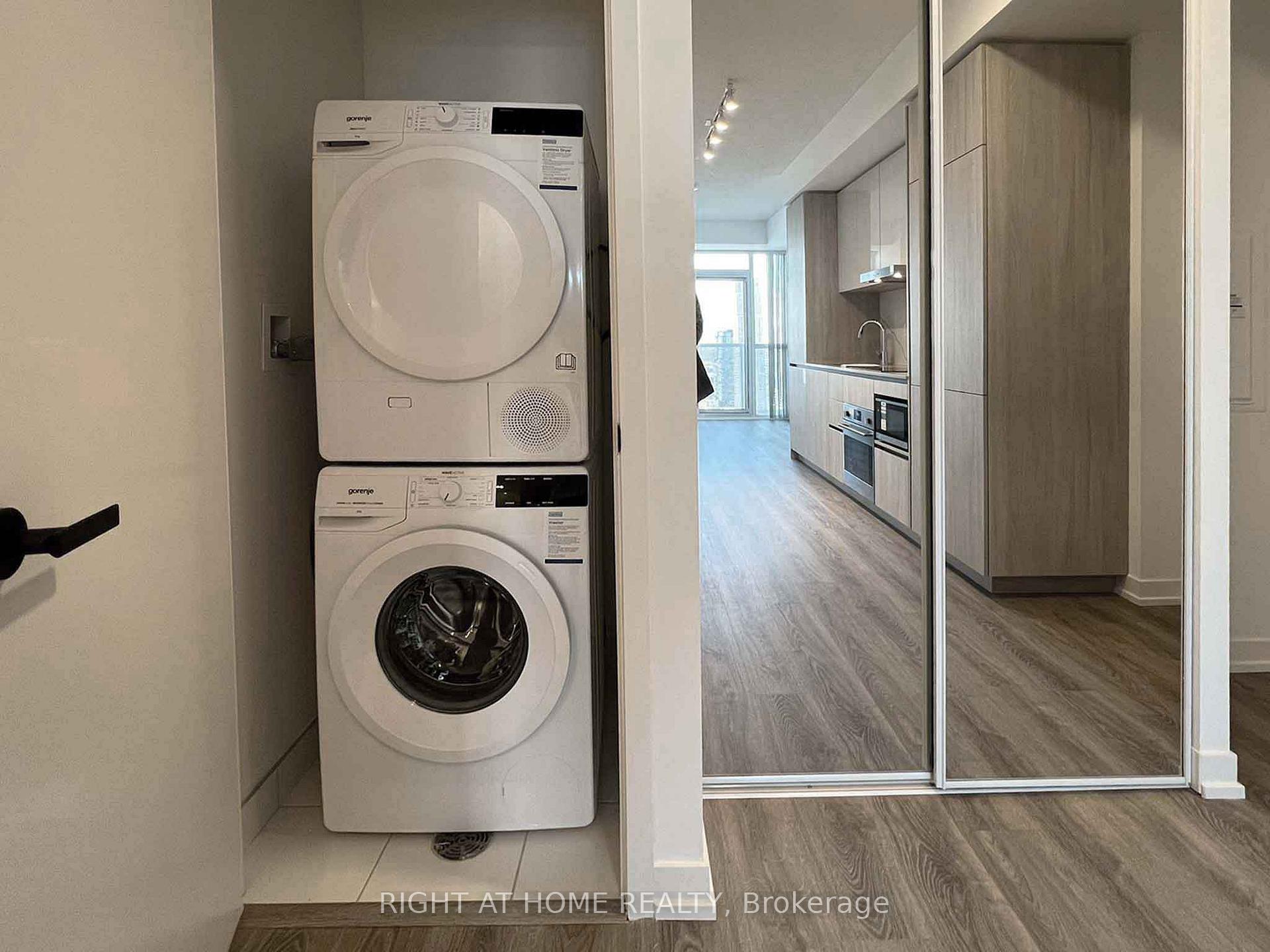 Photo 10 of Unit 3907, 8 Interchange Way, Vaughan, Vaughan Corporate Centre — HOMEH