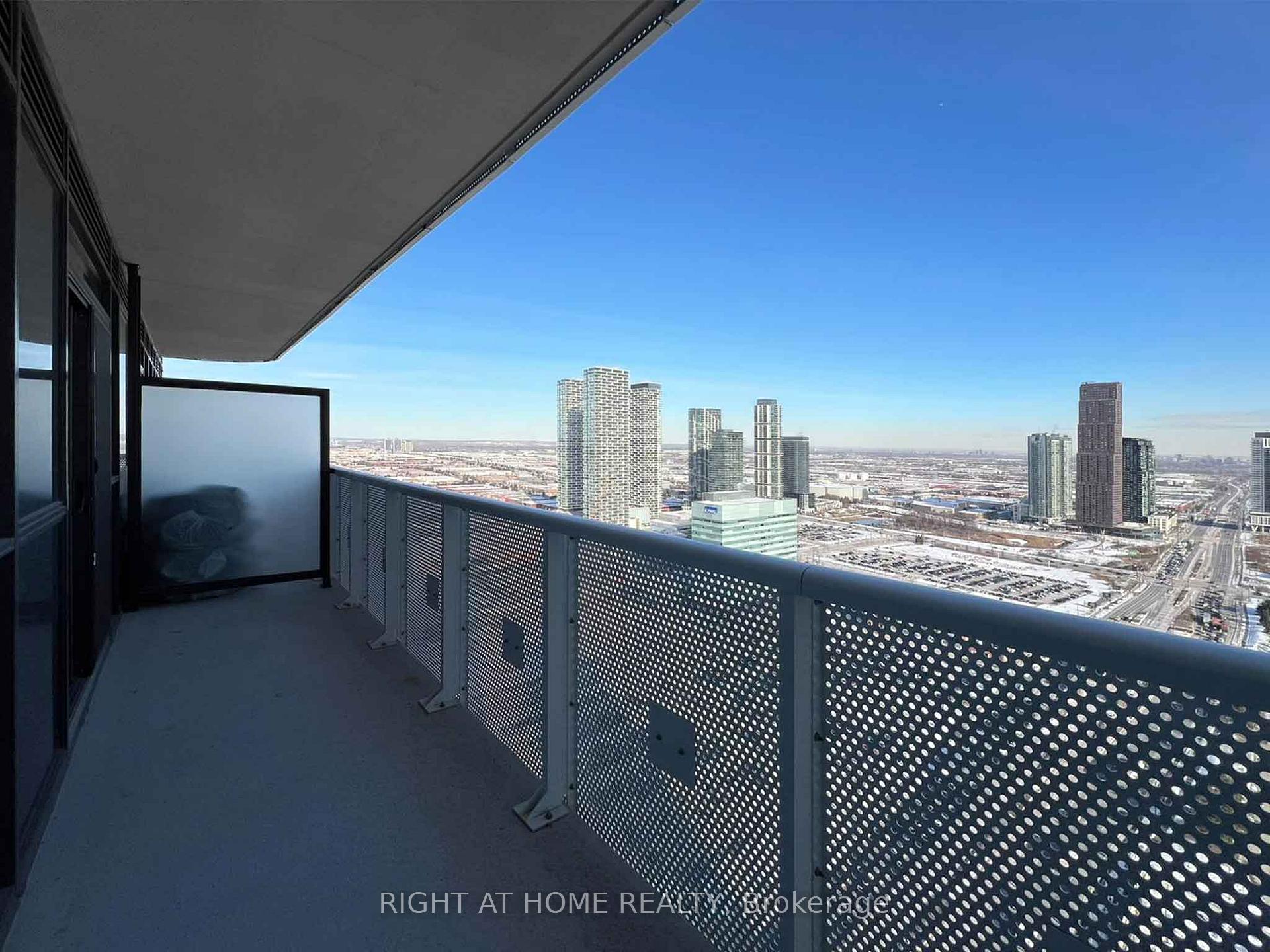 Photo 11 of Unit 3907, 8 Interchange Way, Vaughan, Vaughan Corporate Centre — HOMEH