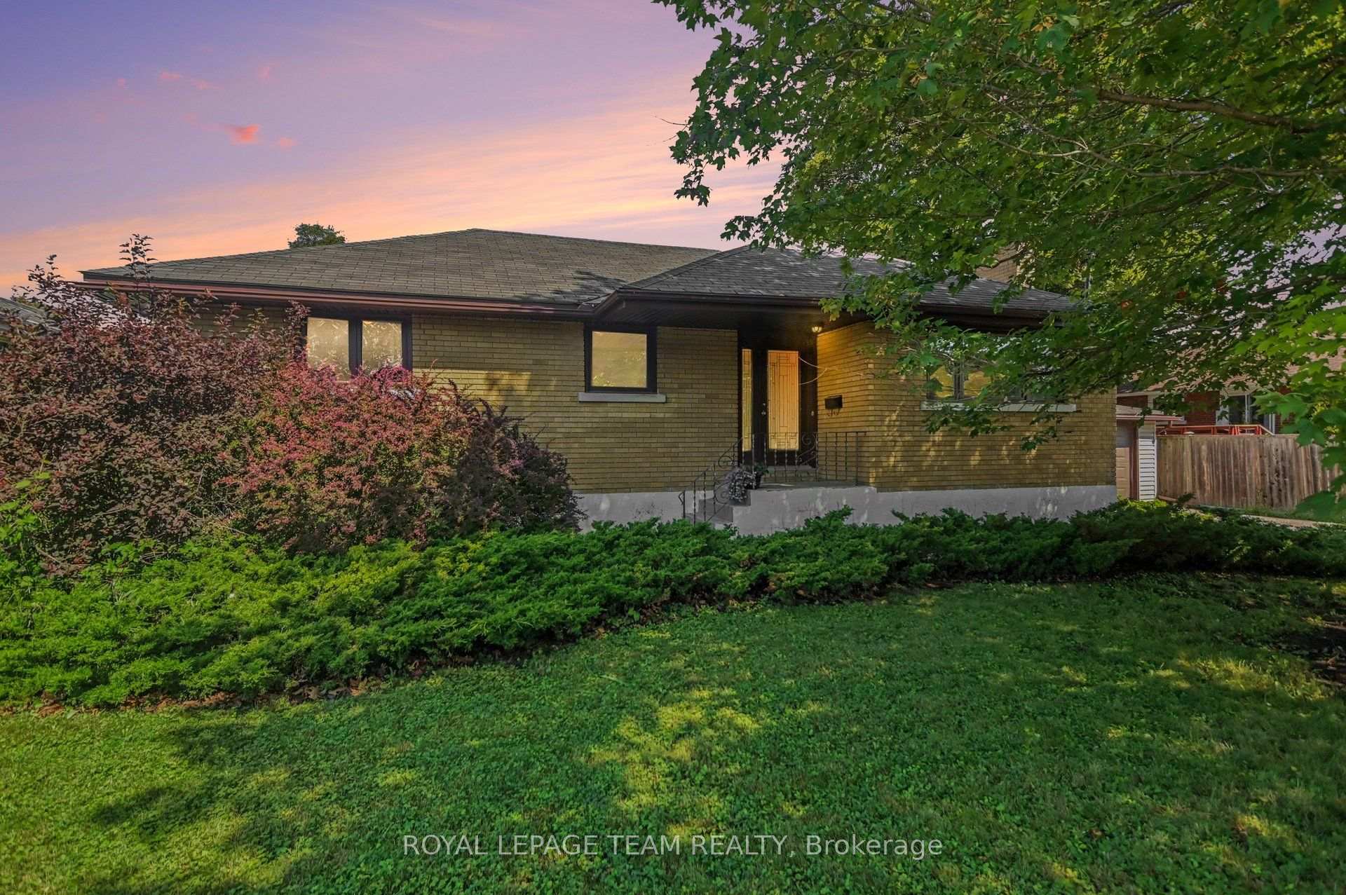 Photo 1 of 3 Donna Street, Ottawa, Meadowlands/Crestview — HOMEH