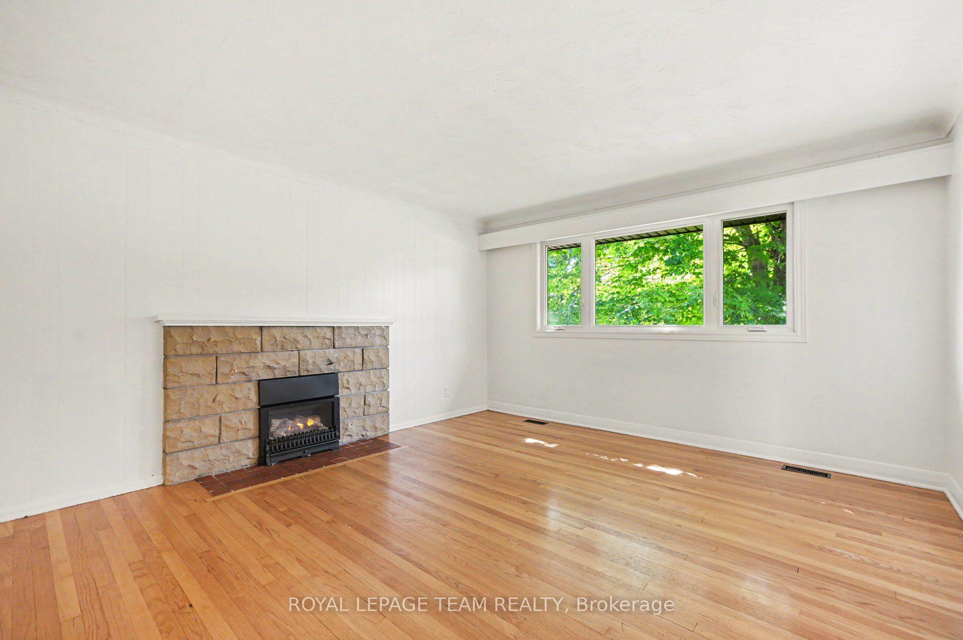 Photo 5 of 3 Donna Street, Ottawa, Meadowlands/Crestview — HOMEH