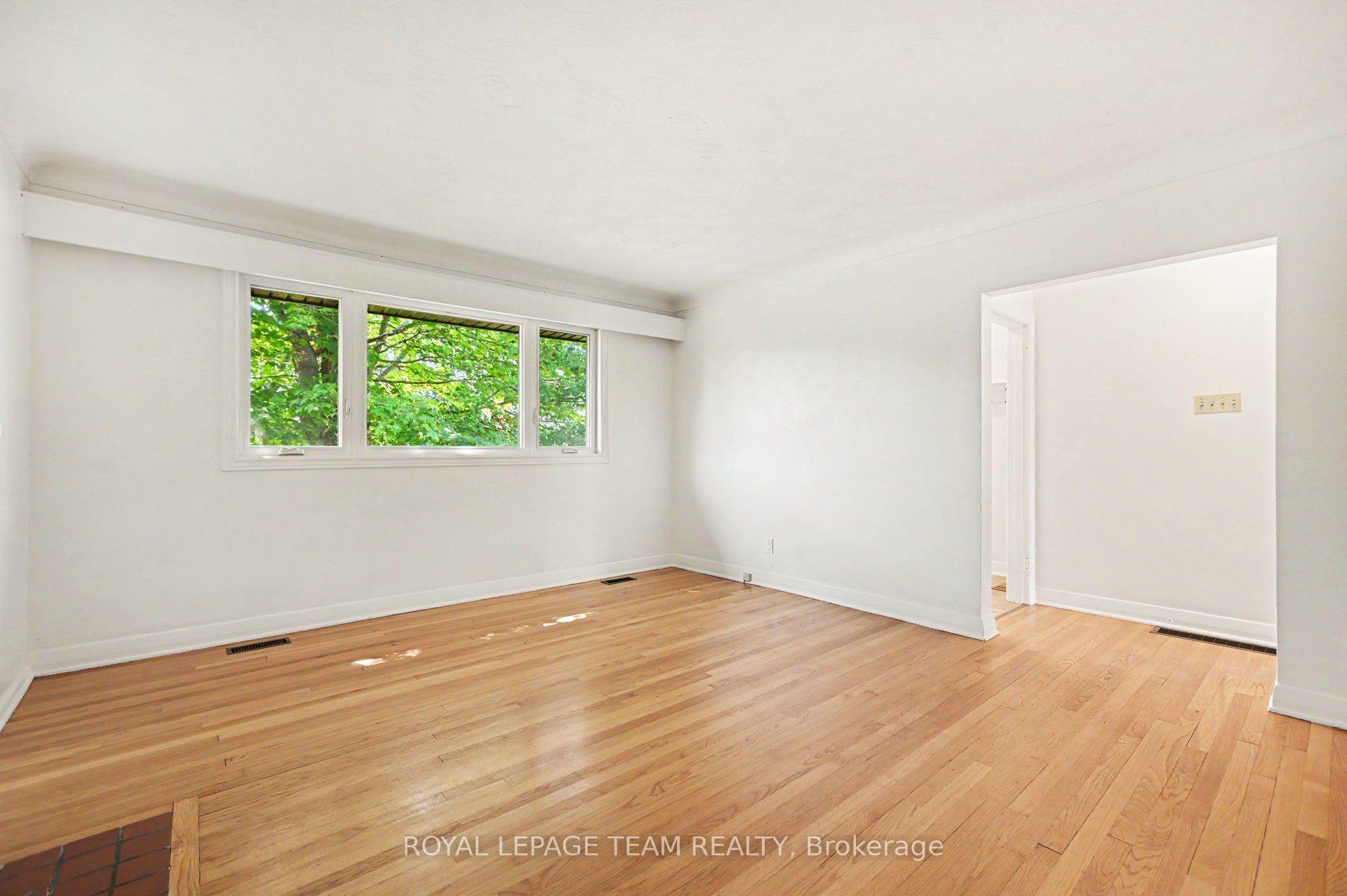 Photo 8 of 3 Donna Street, Ottawa, Meadowlands/Crestview — HOMEH