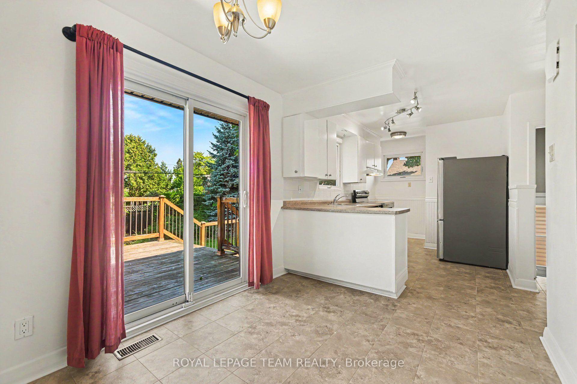 Photo 11 of 3 Donna Street, Ottawa, Meadowlands/Crestview — HOMEH