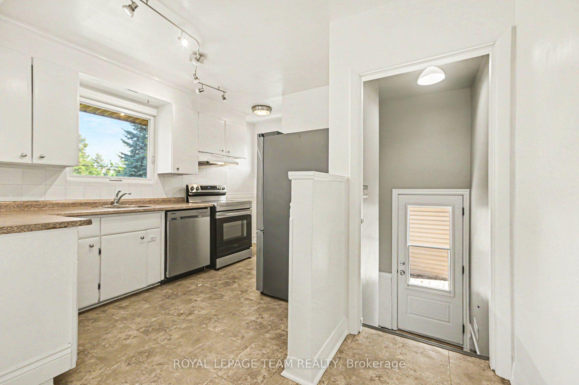 Photo 13 of 3 Donna Street, Ottawa, Meadowlands/Crestview — HOMEH