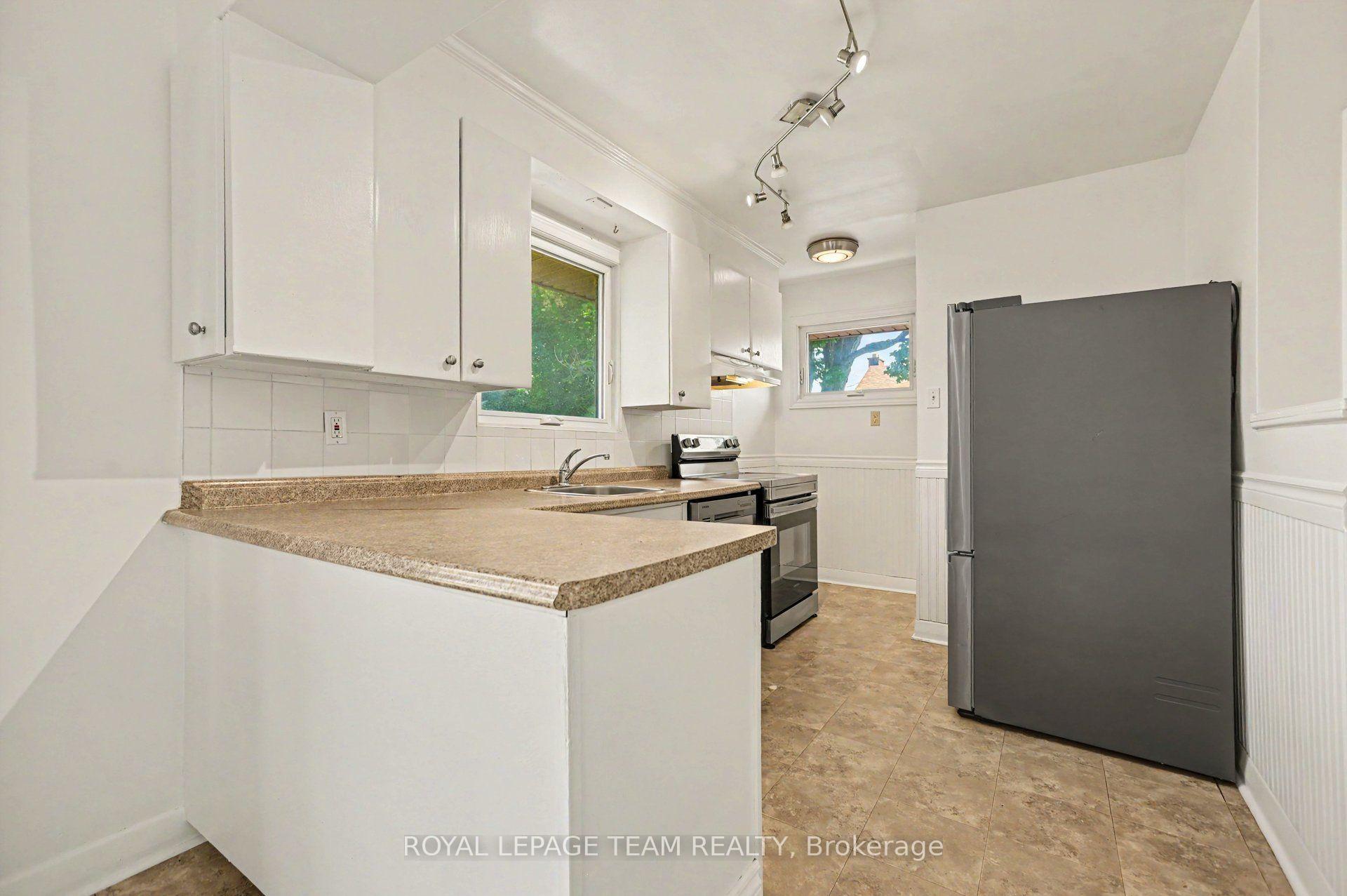 Photo 14 of 3 Donna Street, Ottawa, Meadowlands/Crestview — HOMEH