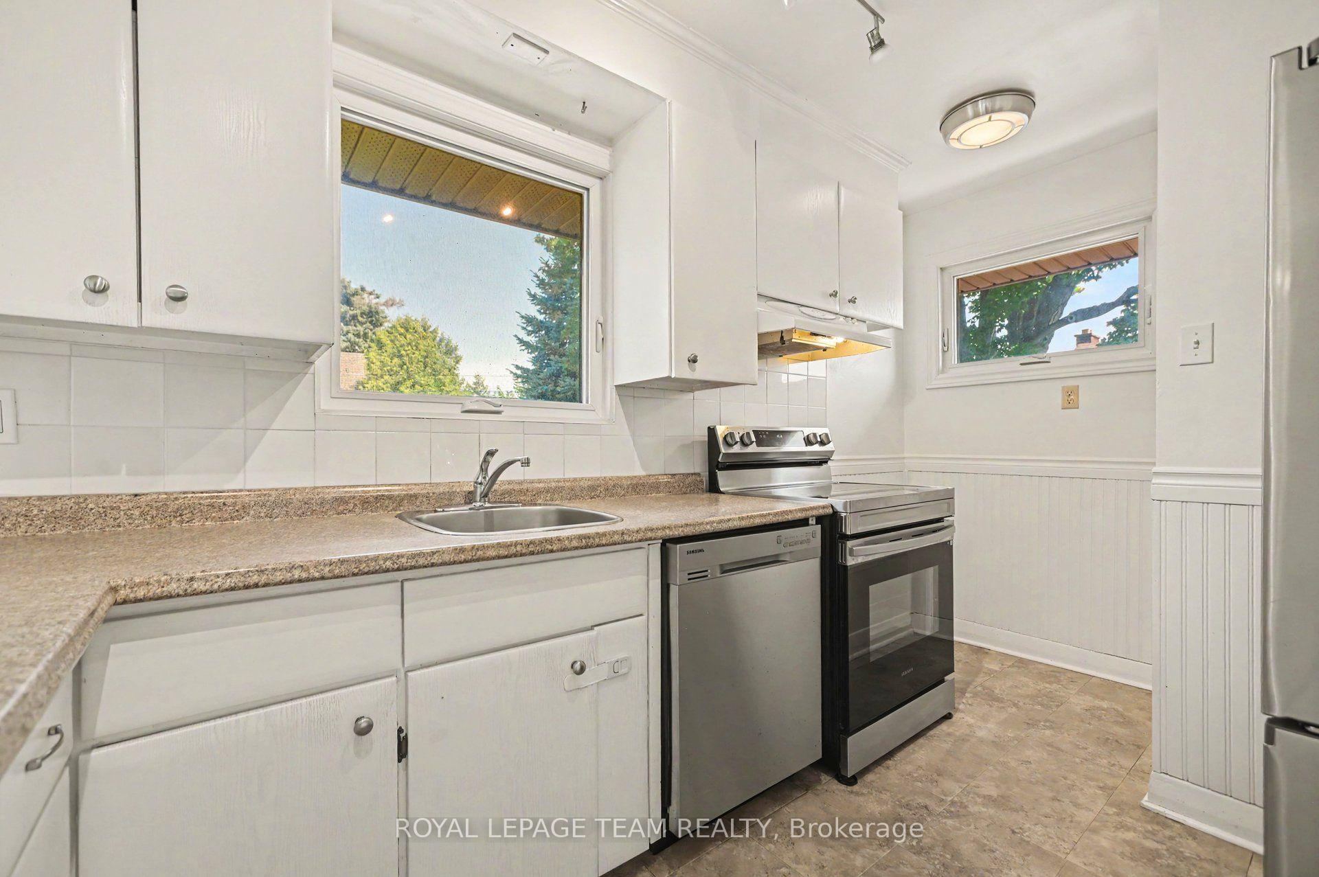 Photo 15 of 3 Donna Street, Ottawa, Meadowlands/Crestview — HOMEH