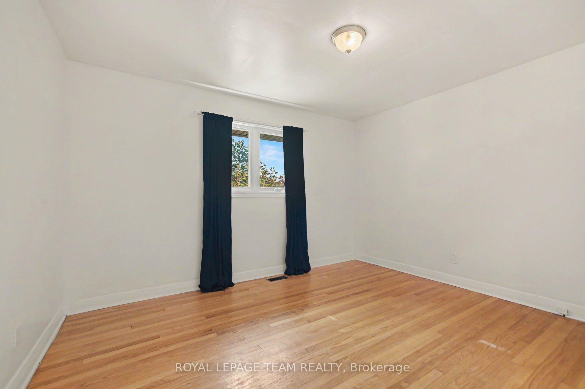 Photo 18 of 3 Donna Street, Ottawa, Meadowlands/Crestview — HOMEH